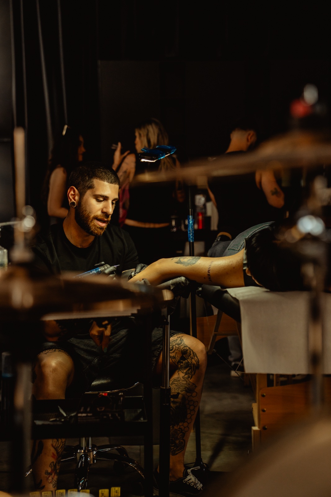 Atmosferă de la Charity Tattoo Social Club vol.1, Takeovers Studios