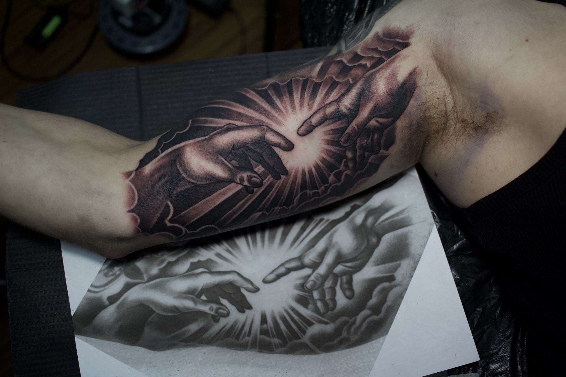 Tatuaj tatuaje black & grey realizat de Vlad Shulea la Ace Tattoo Bucuresti