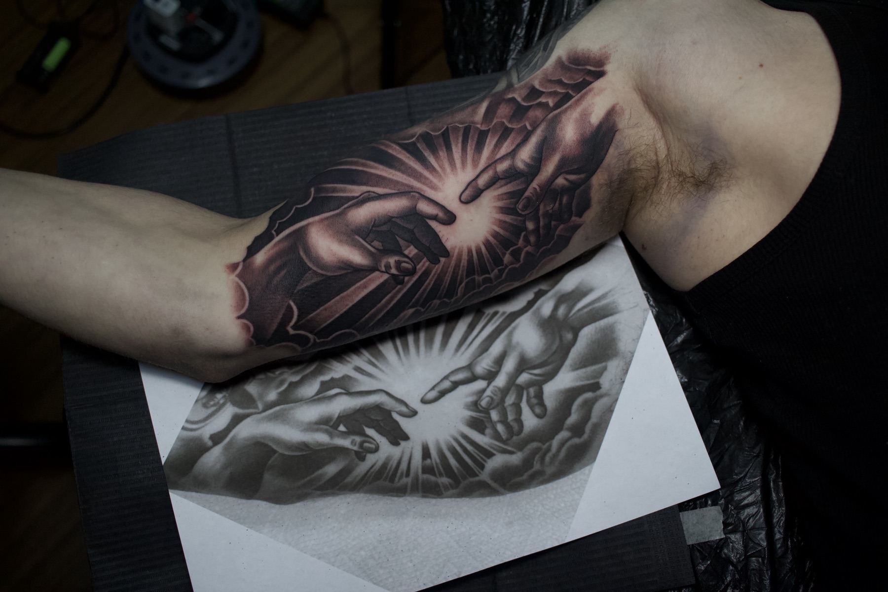 Tatuaj tatuaje black & grey realizat de Vlad Shulea la Ace Tattoo Bucuresti