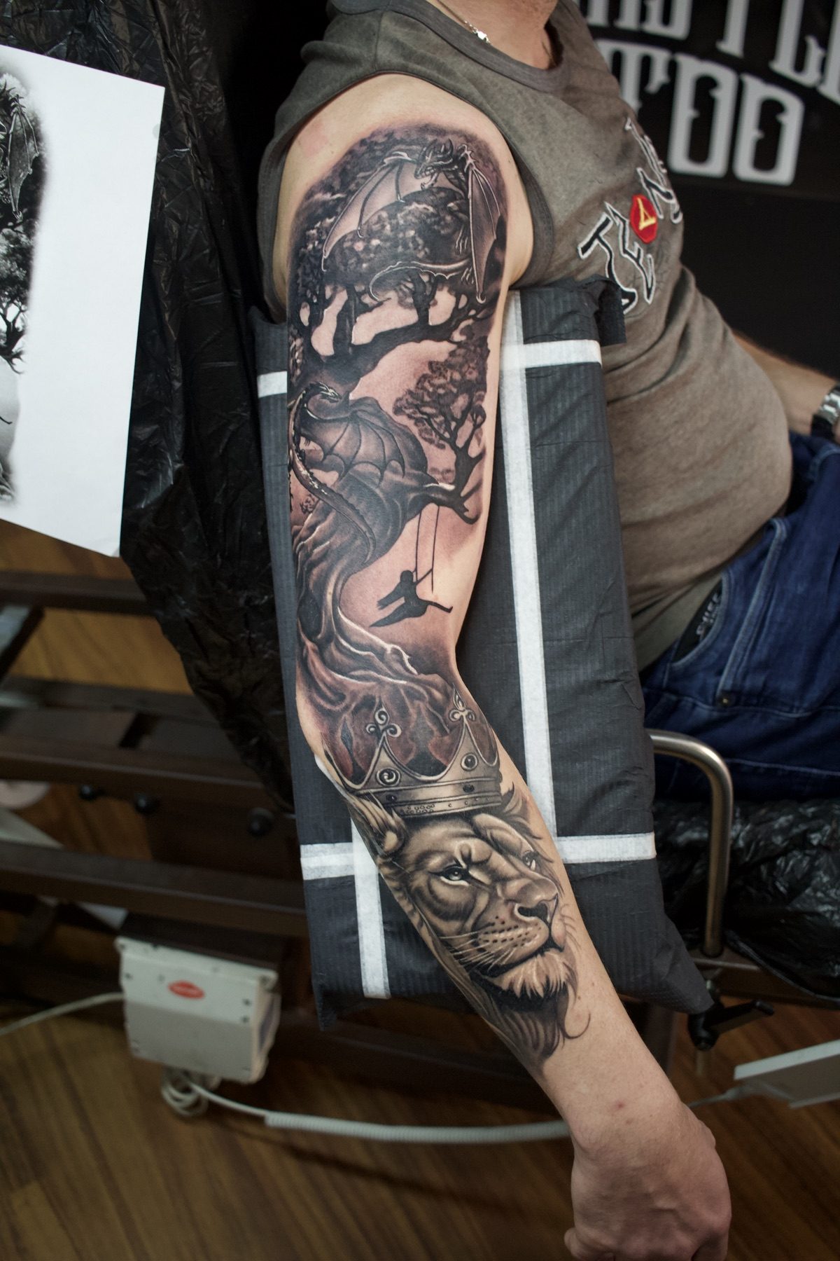 Tatuaj tatuaje black & grey realizat de Vlad Shulea la Ace Tattoo Bucuresti