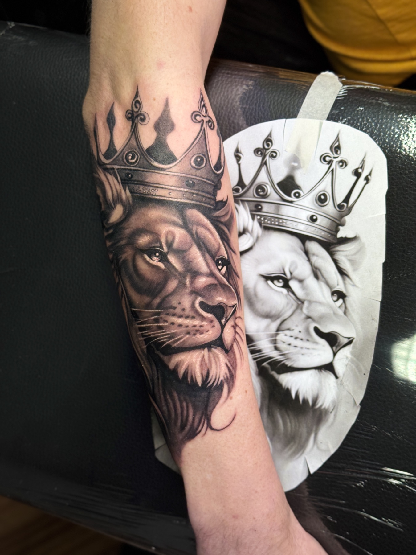 Tatuaj tatuaje black & grey realizat de Vlad Shulea la Ace Tattoo Bucuresti