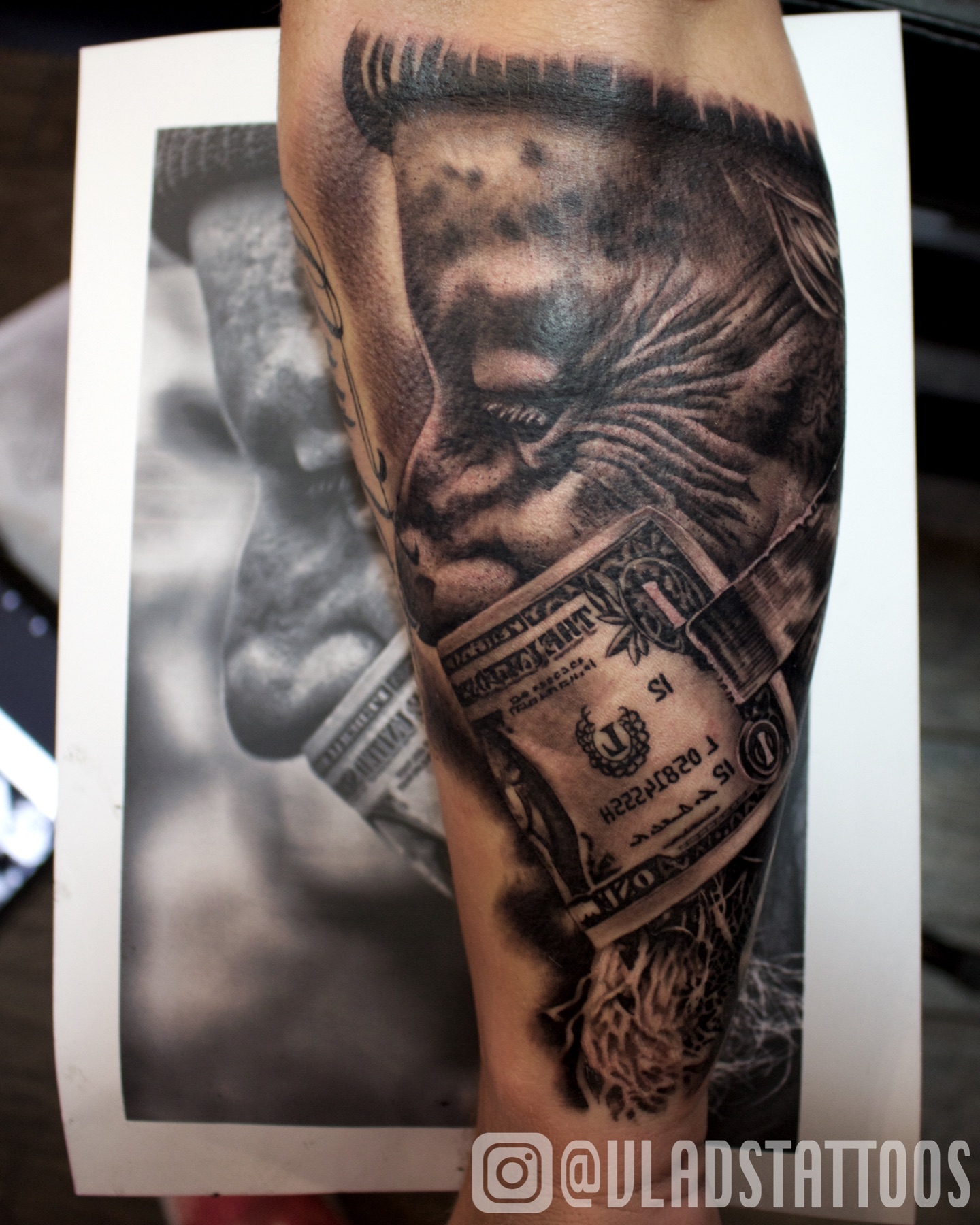 Tatuaj tatuaje black & grey realizat de Vlad Shulea la Ace Tattoo Bucuresti