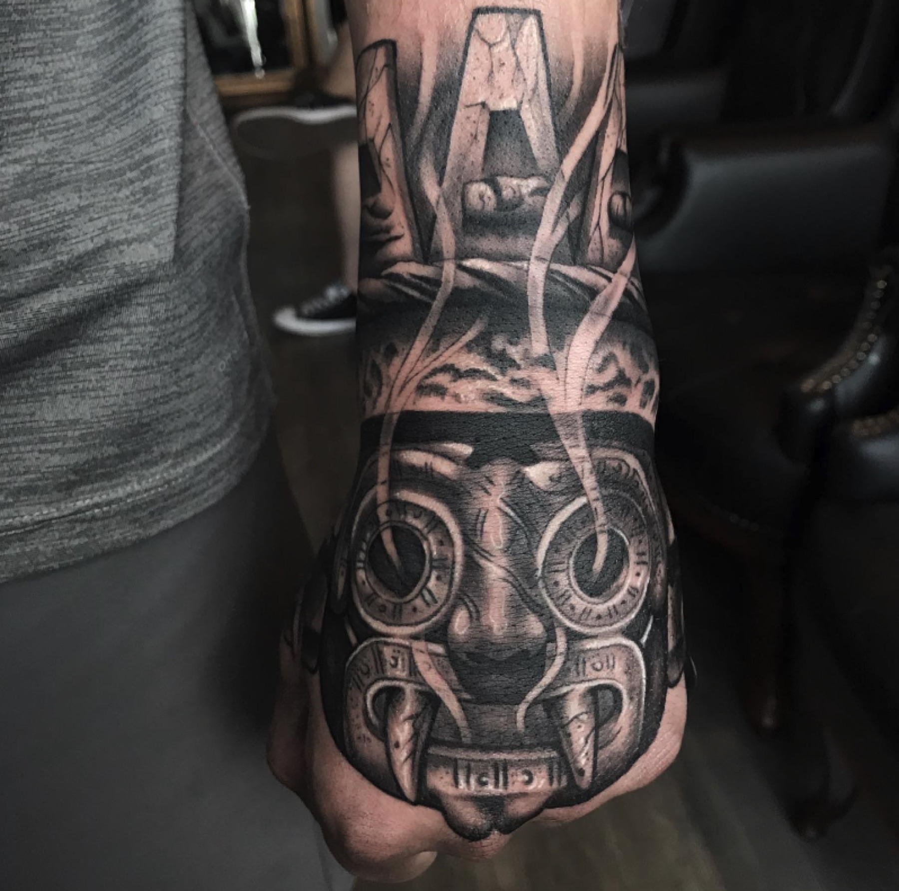 Tatuaj tatuaje black & grey realizat de Vlad Shulea la Ace Tattoo Bucuresti