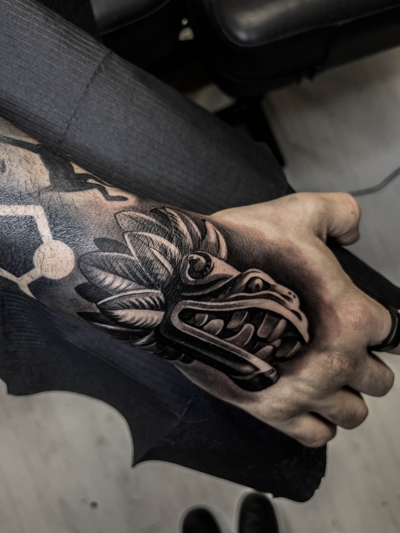 Tatuaj tatuaje black & grey realizat de Vlad Shulea la Ace Tattoo Bucuresti