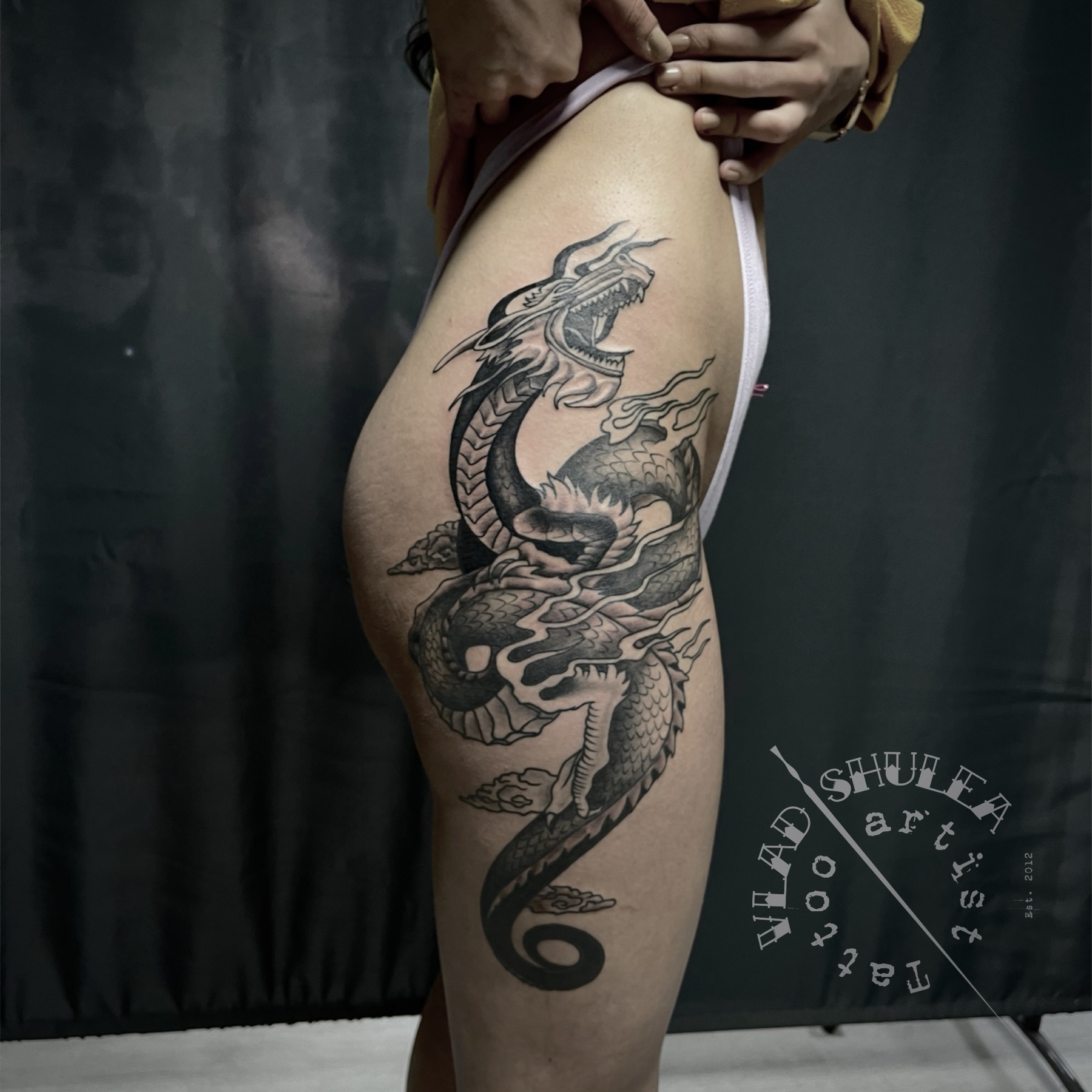 Tatuaj tatuaje black & grey realizat de Vlad Shulea la Ace Tattoo Bucuresti