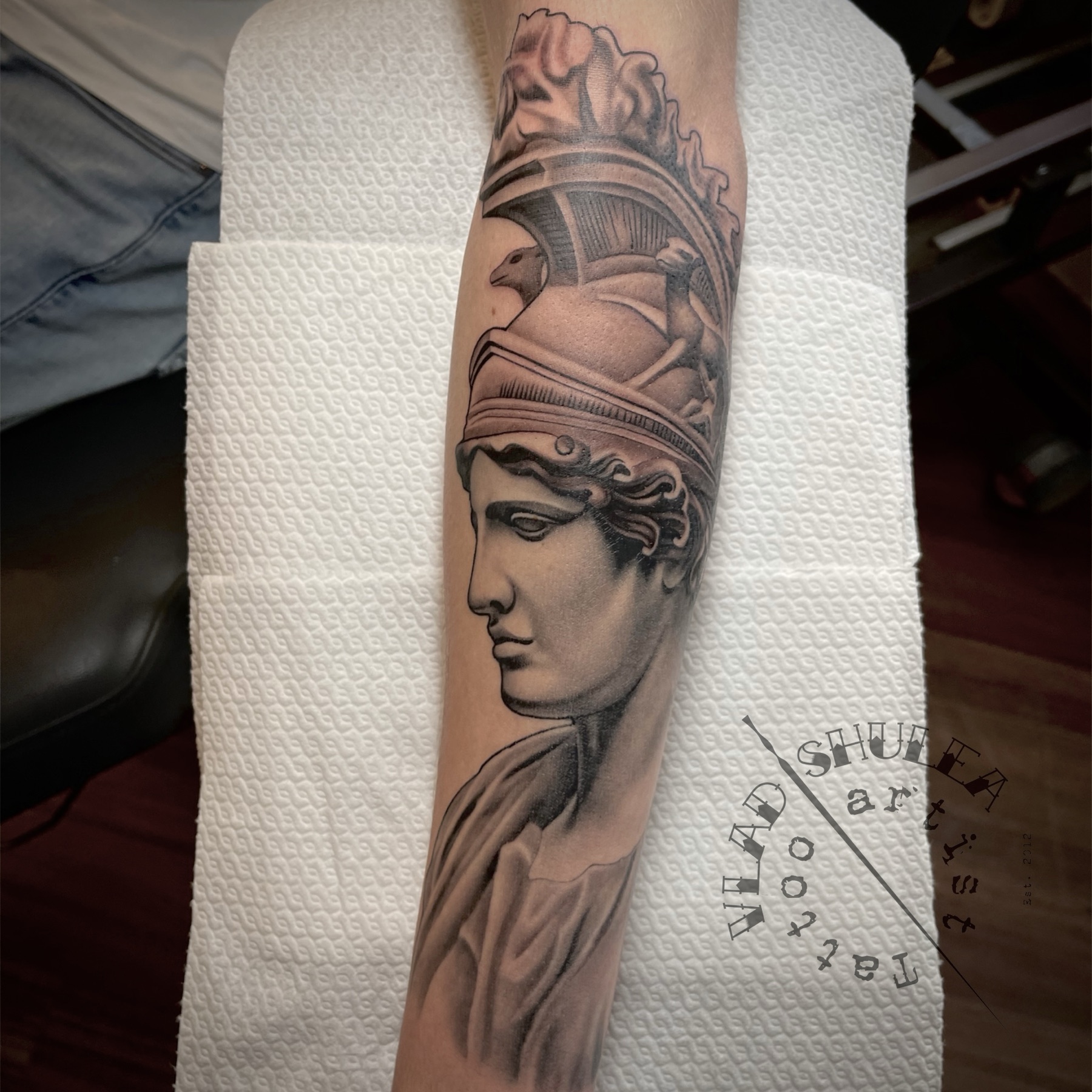 Tatuaj tatuaje black & grey realizat de Vlad Shulea la Ace Tattoo Bucuresti