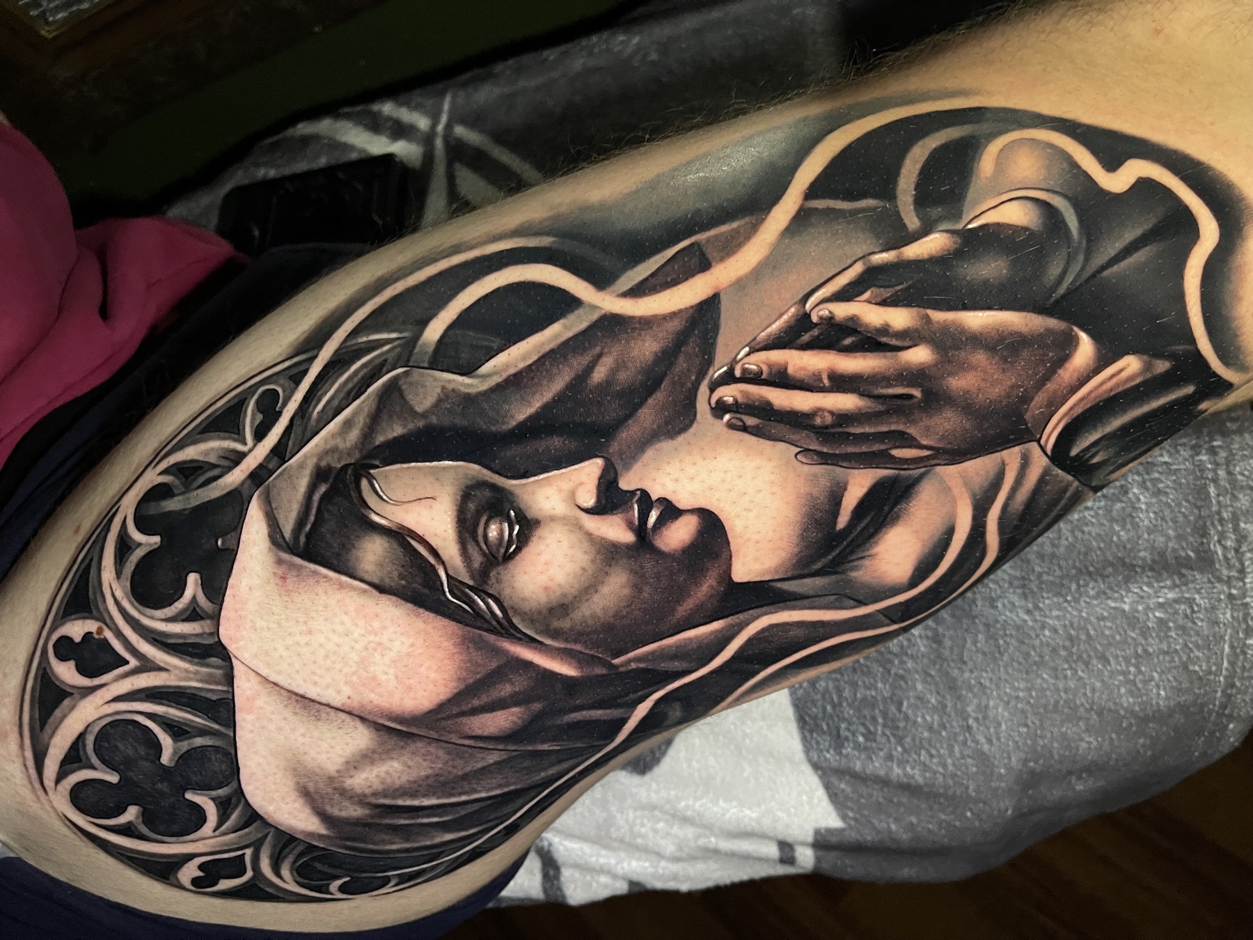 Tatuaj tatuaje black & grey realizat de Vlad Shulea la Ace Tattoo Bucuresti