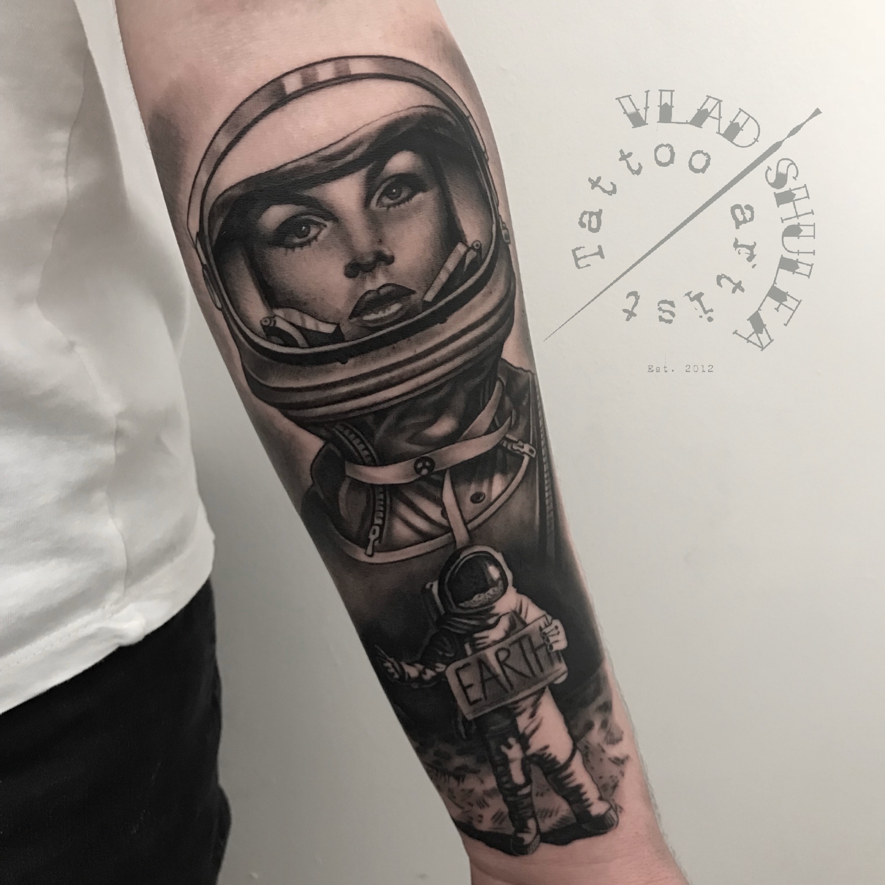 Tatuaj tatuaje black & grey realizat de Vlad Shulea la Ace Tattoo Bucuresti