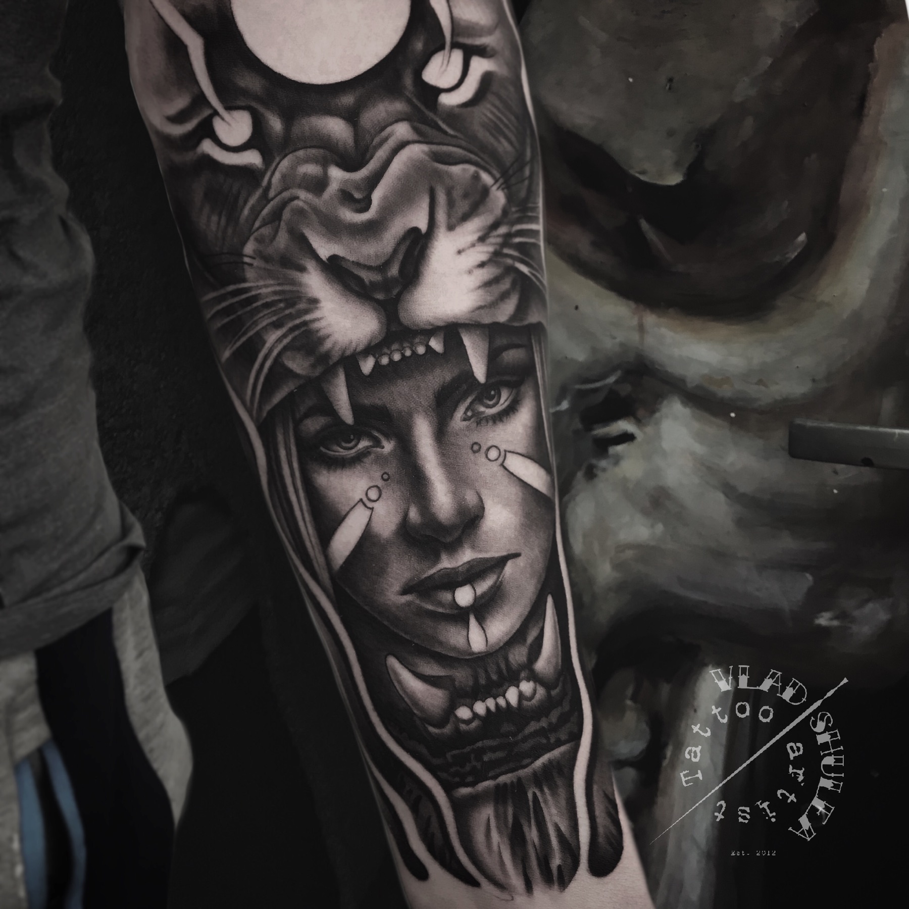 Tatuaj tatuaje black & grey realizat de Vlad Shulea la Ace Tattoo Bucuresti