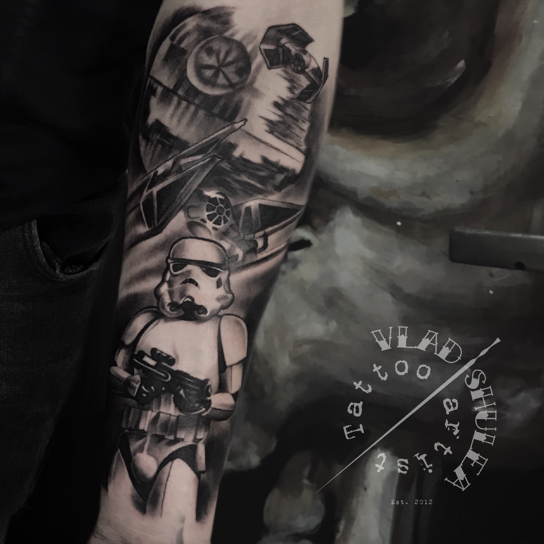 Tatuaj tatuaje black & grey realizat de Vlad Shulea la Ace Tattoo Bucuresti