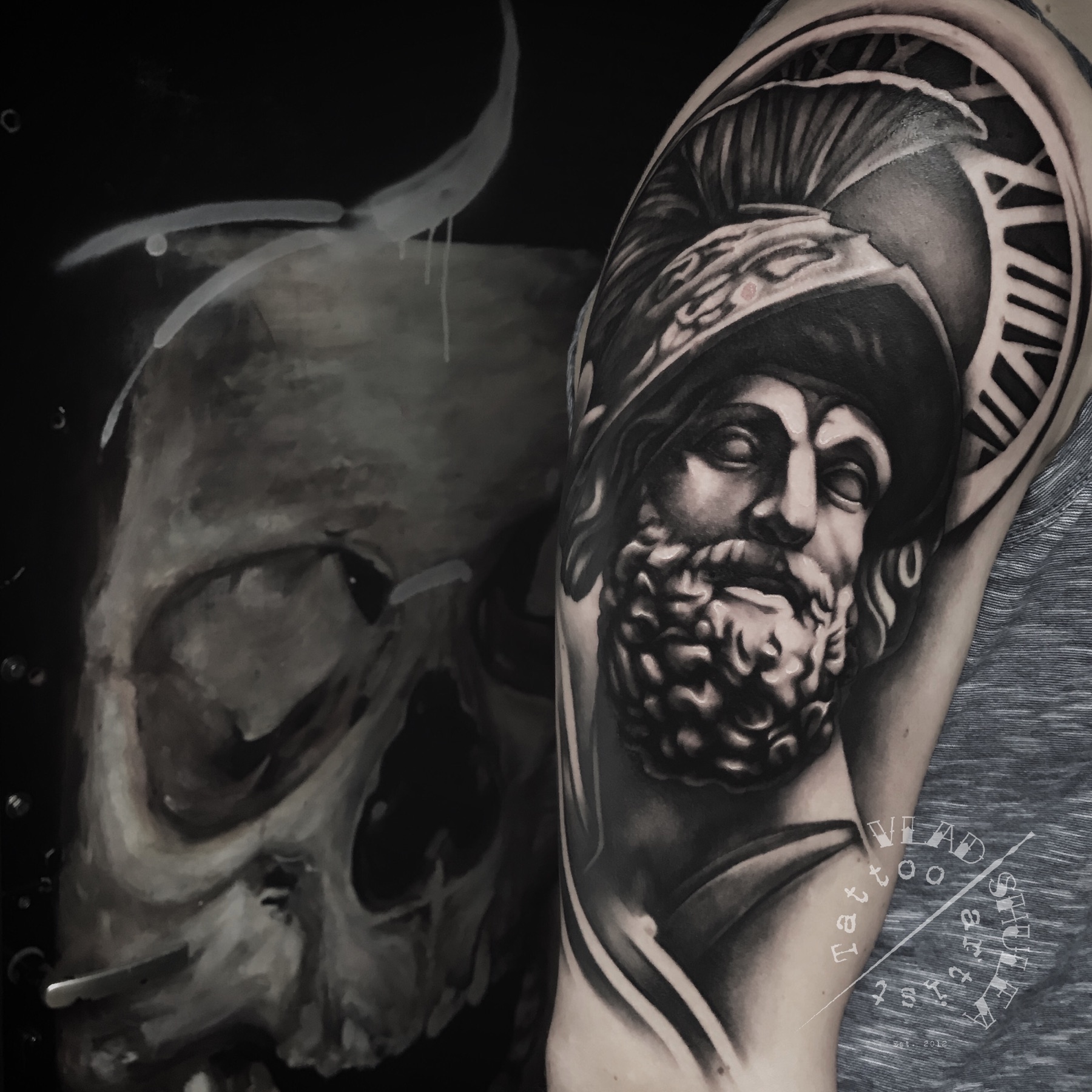 Tatuaj tatuaje black & grey realizat de Vlad Shulea la Ace Tattoo Bucuresti