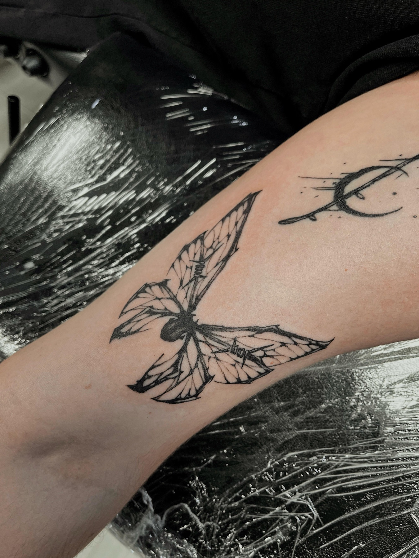 Tatuaj tatuaje blackwork realizat de Andreea la Ace Tattoo Bucuresti