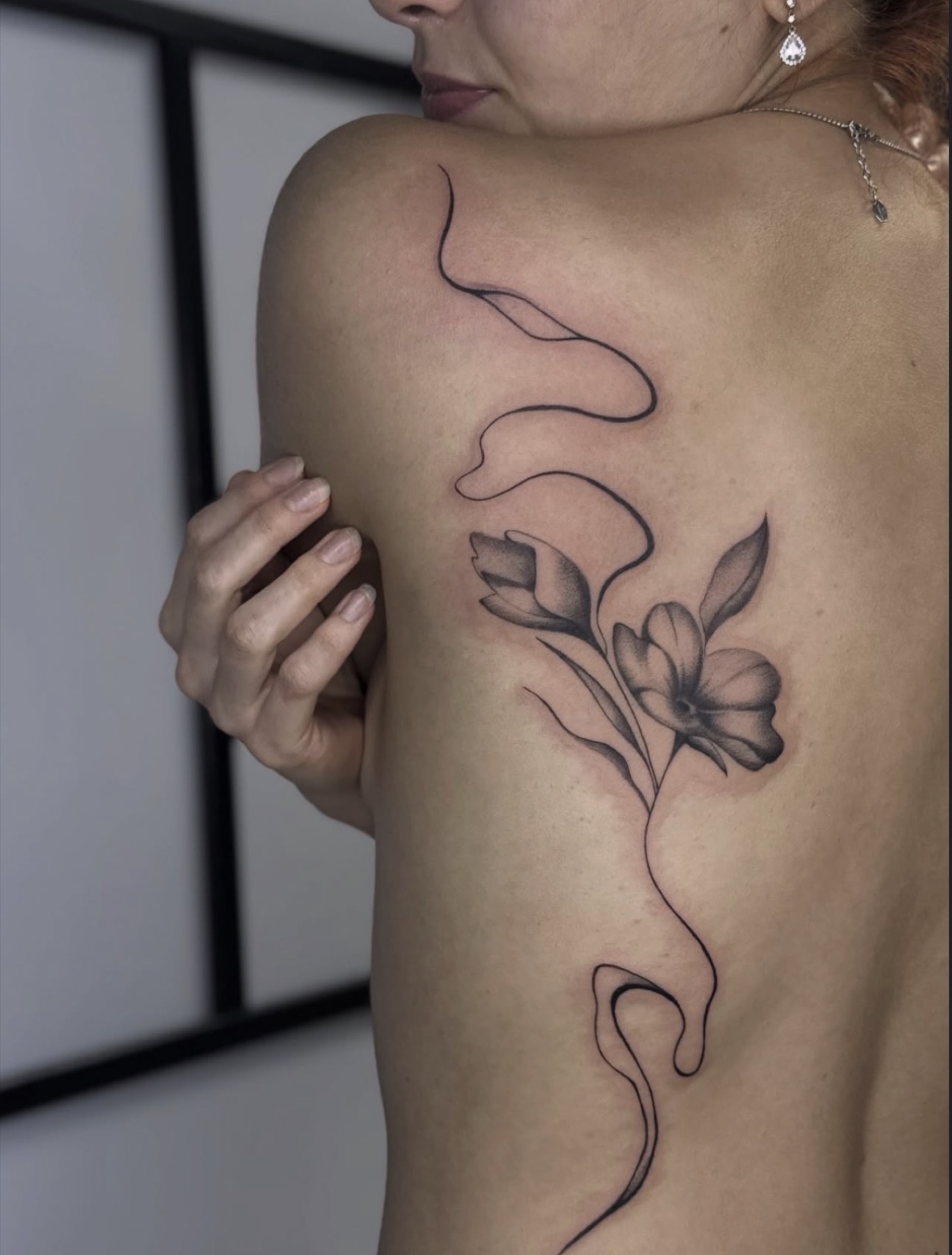 Tatuaj tatuaje fine line realizat de Andreea la Ace Tattoo Bucuresti