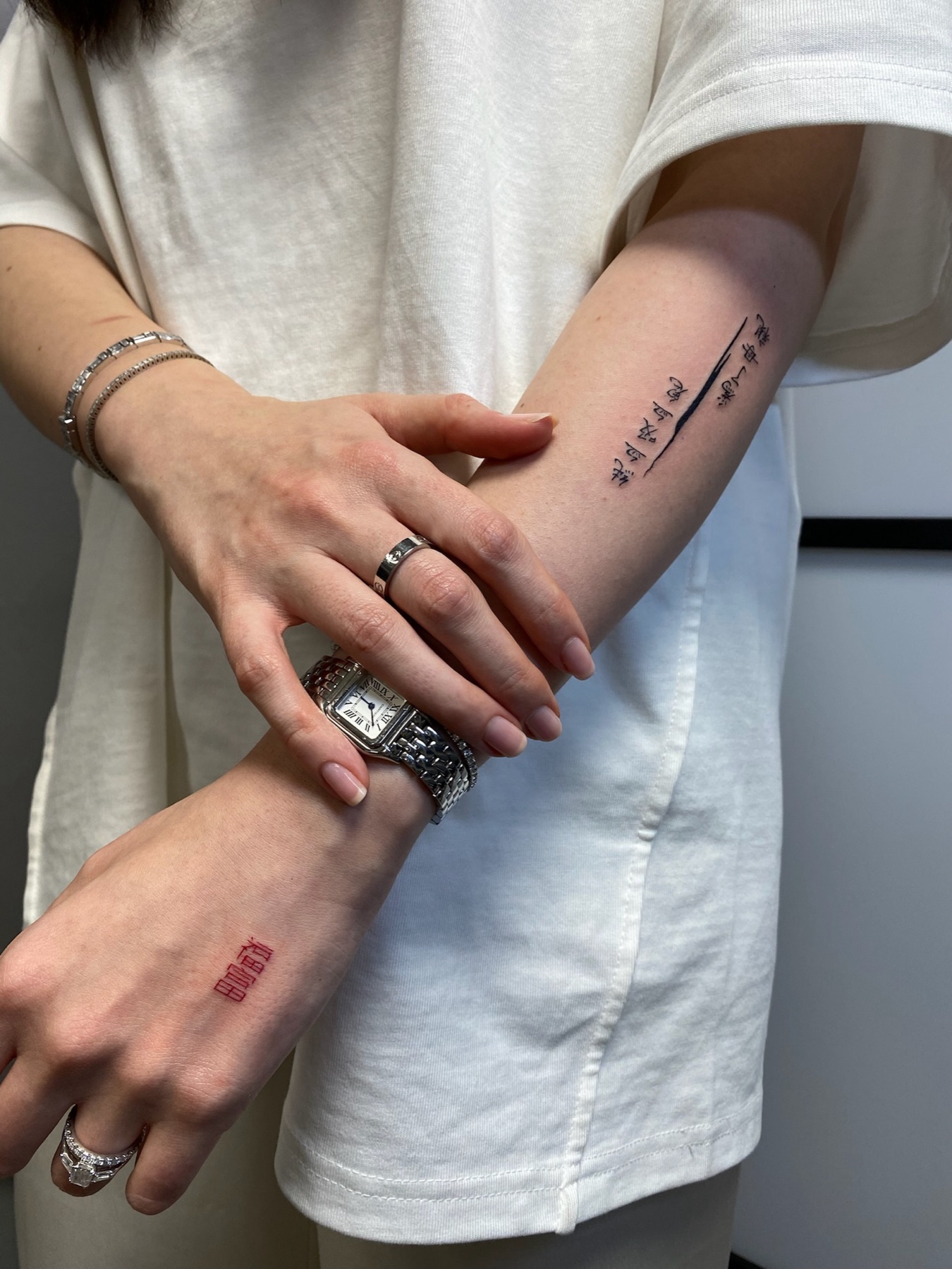 Tatuaj tatuaje fine line realizat de Rox la Ace Tattoo Bucuresti