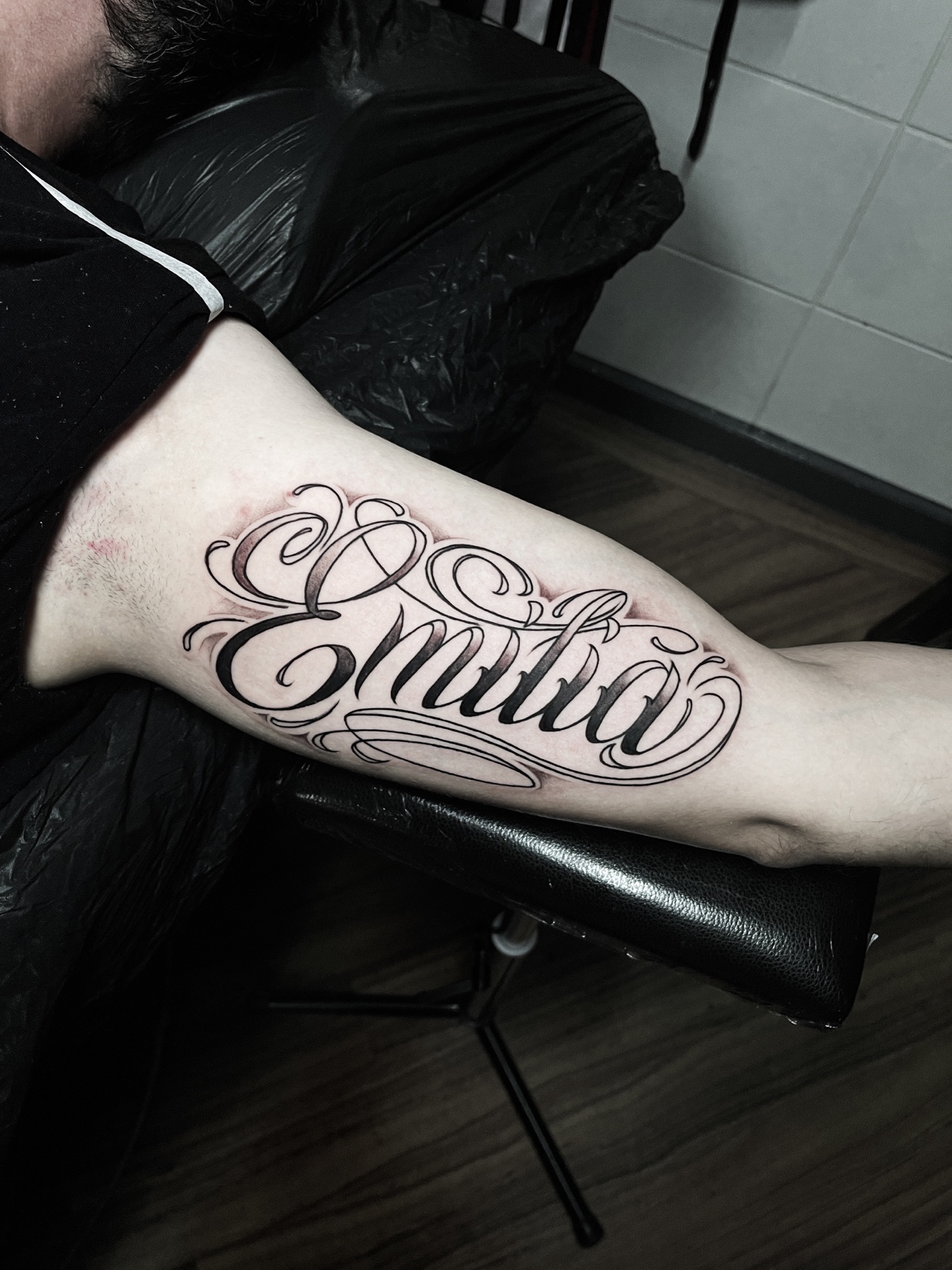 Tatuaj tatuaje fine line realizat de Vlad Shulea la Ace Tattoo Bucuresti
