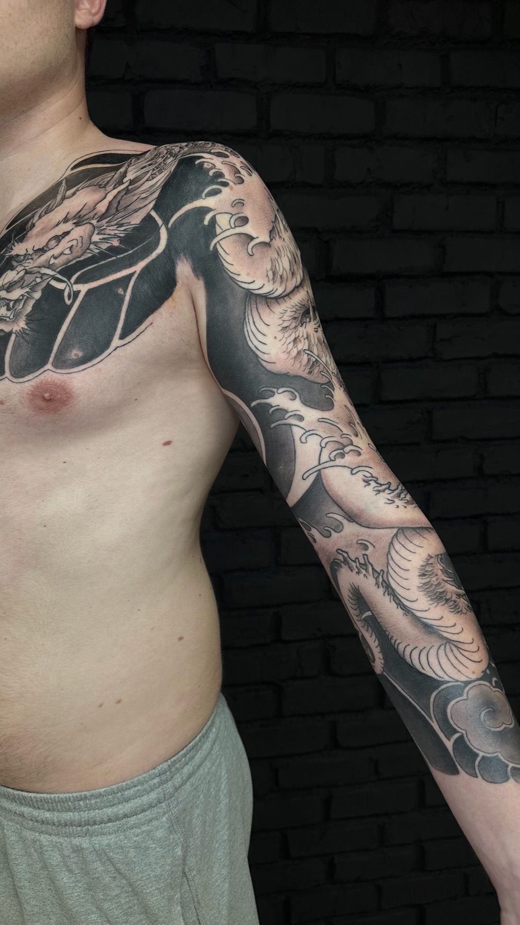 Tatuaj tatuaje japoneze realizat de Vlad Boit la Ace Tattoo Bucuresti
