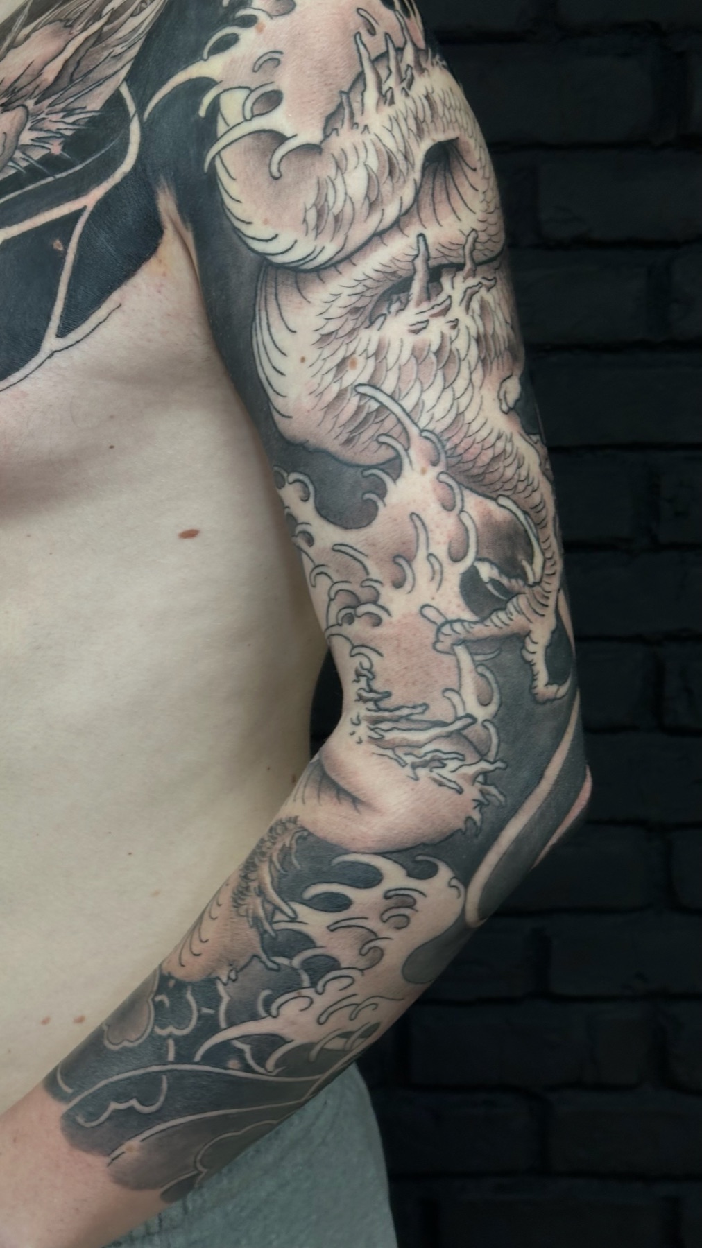 Tatuaj tatuaje japoneze realizat de Vlad Boit la Ace Tattoo Bucuresti