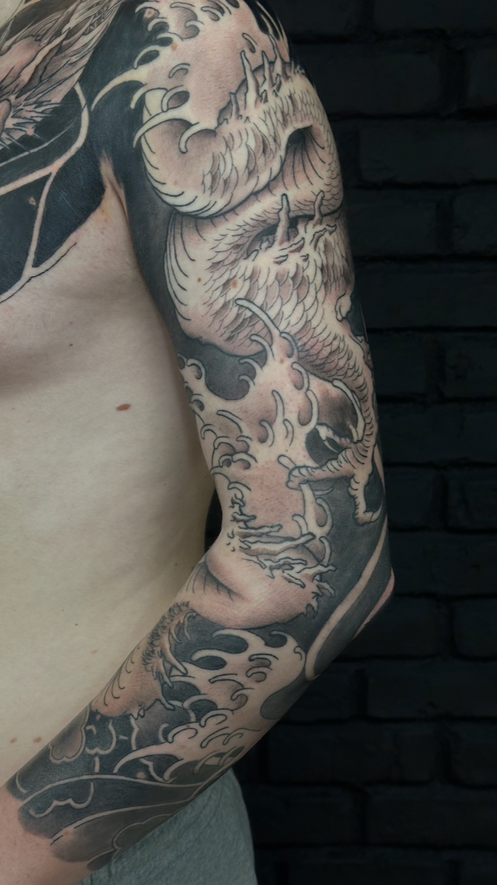 Tatuaj tatuaje japoneze realizat de Vlad Boit la Ace Tattoo Bucuresti