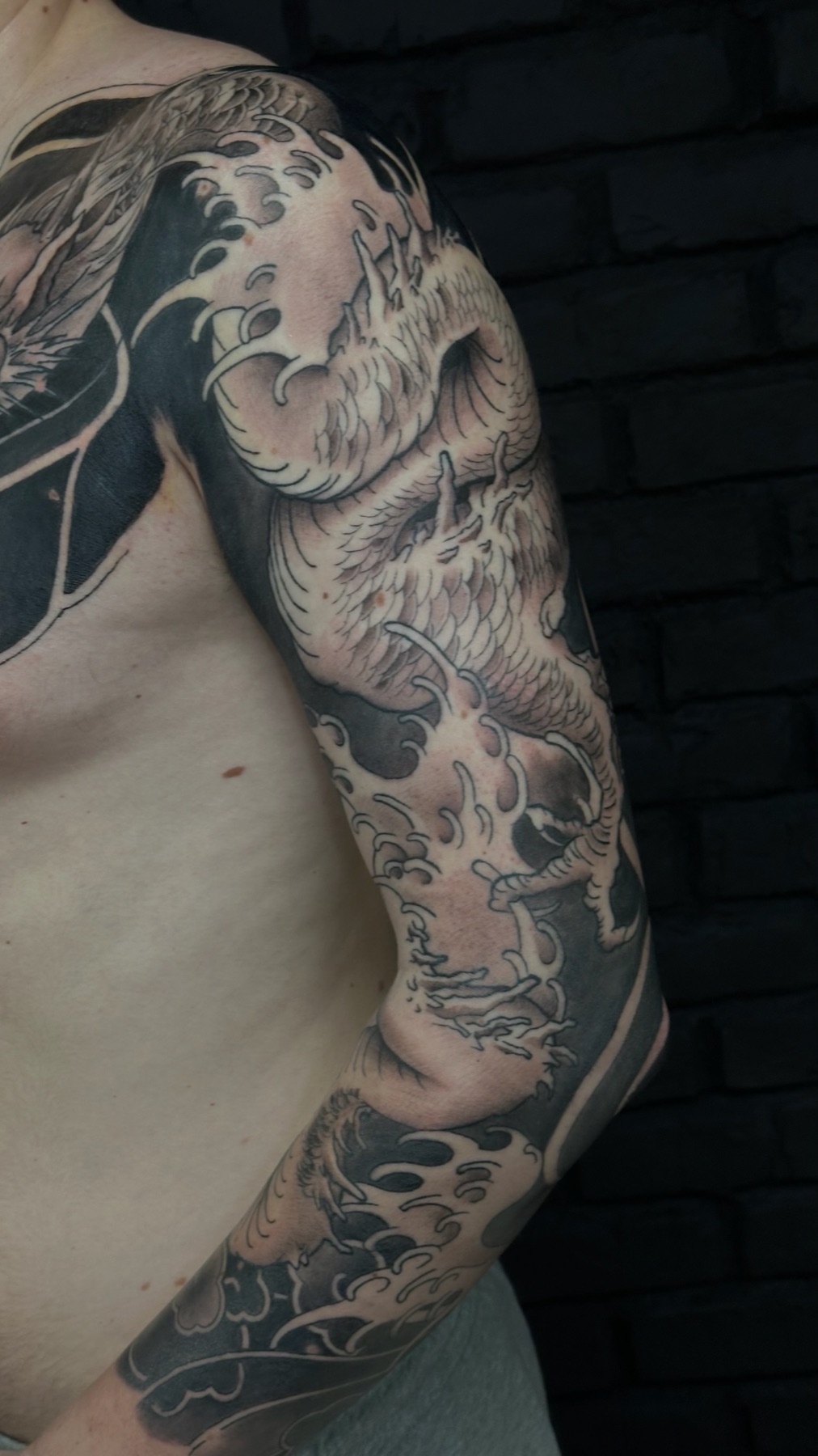 Tatuaj tatuaje japoneze realizat de Vlad Boit la Ace Tattoo Bucuresti