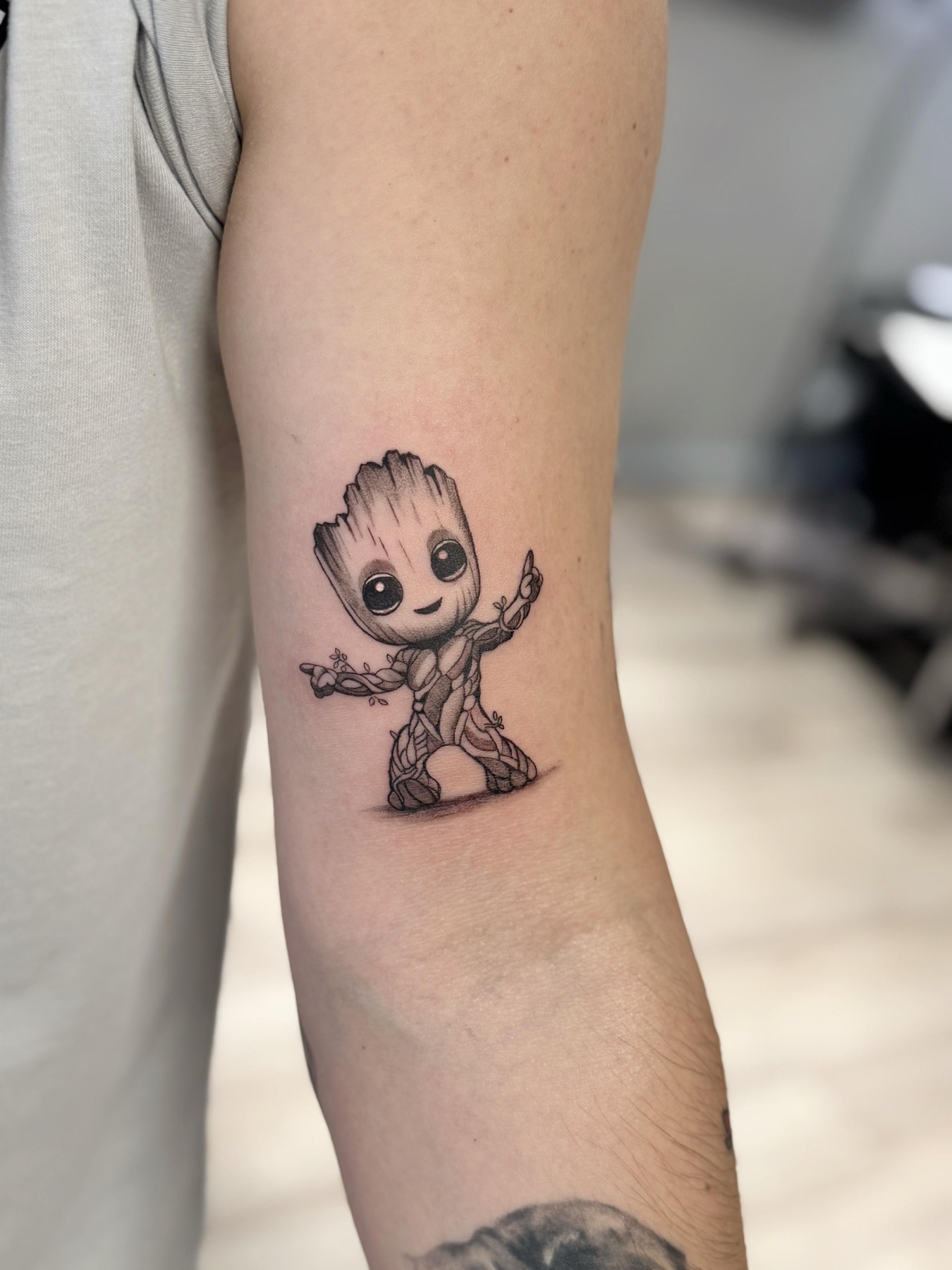 Tatuaj tatuaje microrealism realizat de Andreea la Ace Tattoo Bucuresti