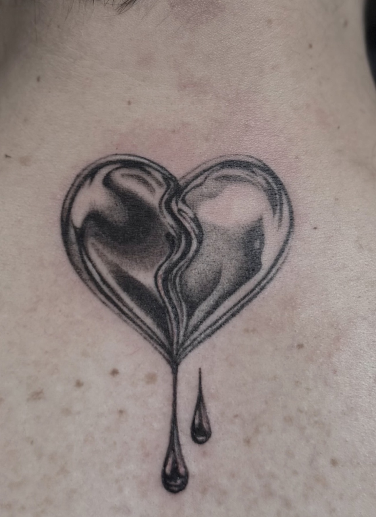 Tatuaj tatuaje microrealism realizat de Andreea la Ace Tattoo Bucuresti