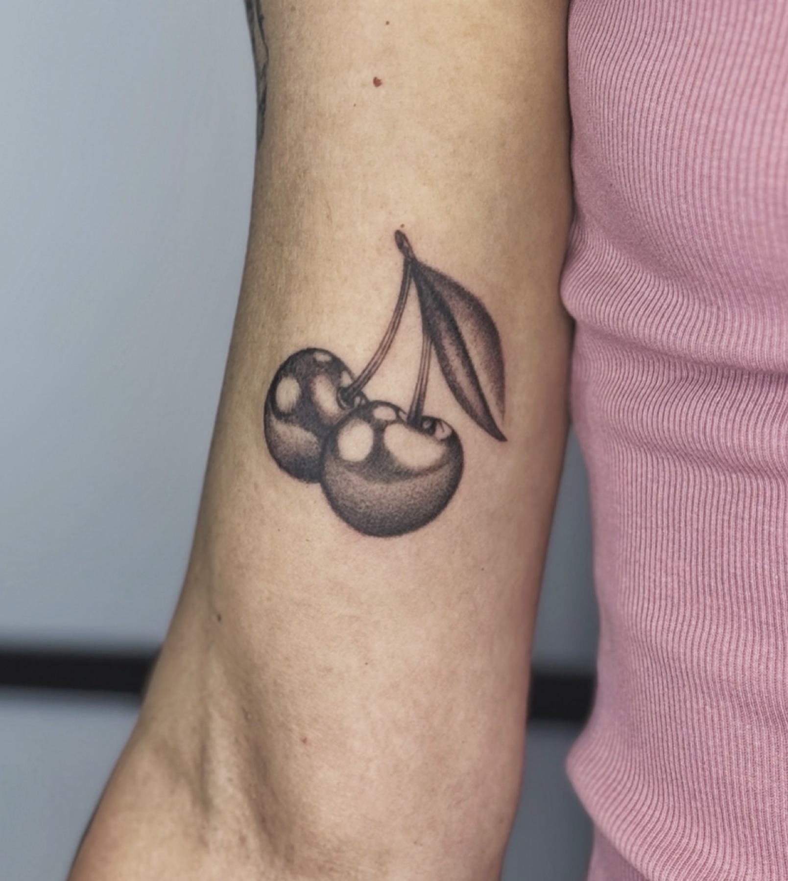 Tatuaj tatuaje microrealism realizat de Andreea la Ace Tattoo Bucuresti