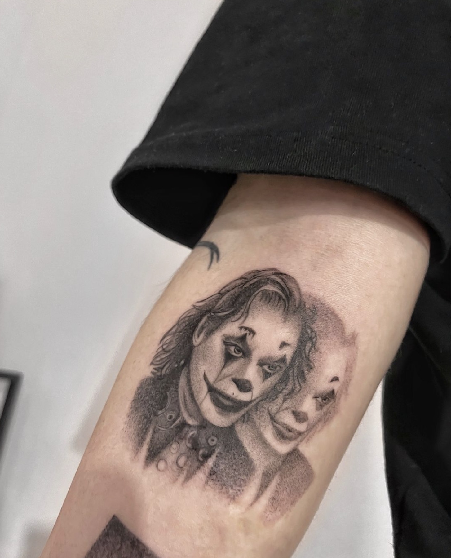 Tatuaj tatuaje microrealism realizat de Andreea la Ace Tattoo Bucuresti
