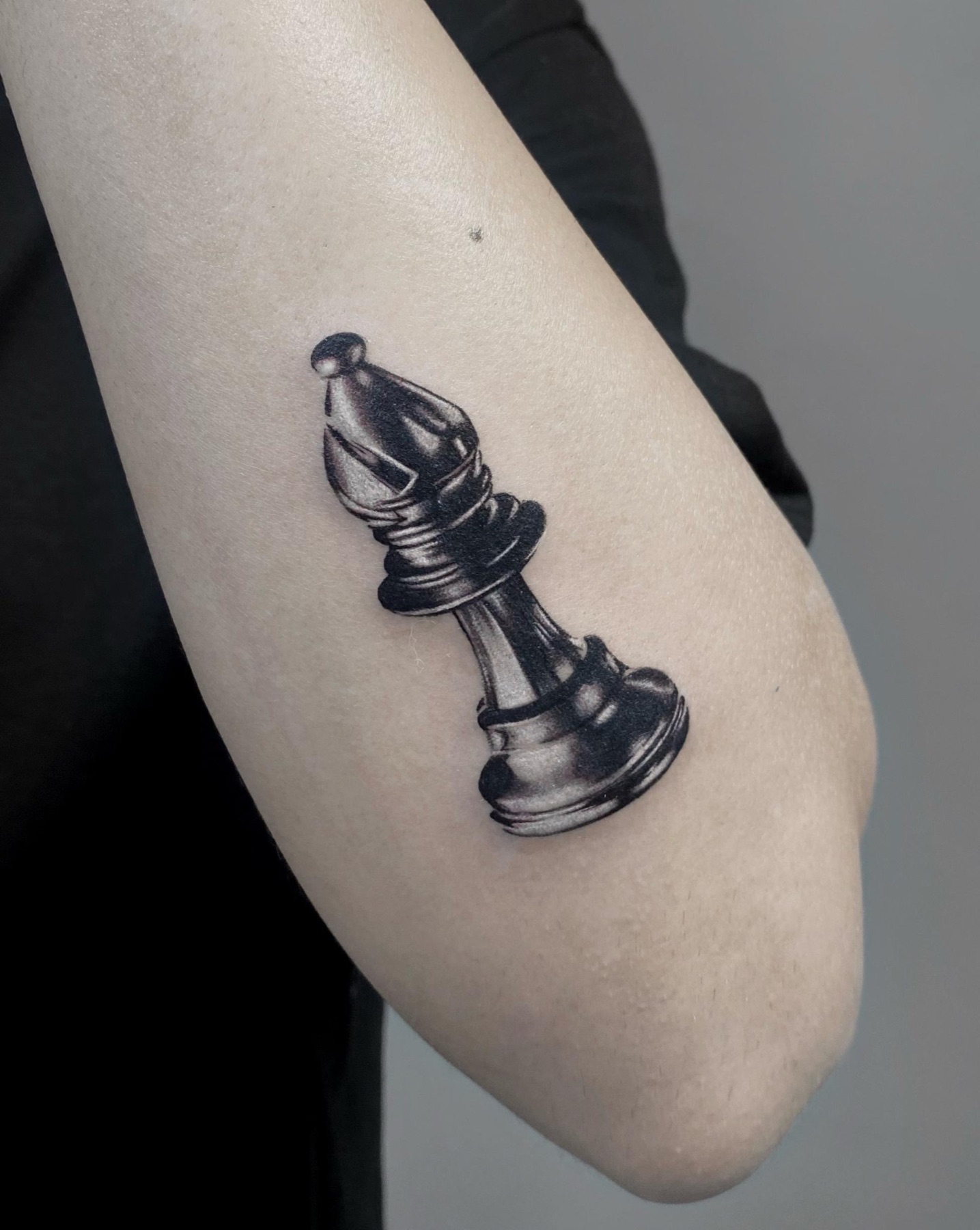 Tatuaj tatuaje microrealism realizat de Rox la Ace Tattoo Bucuresti