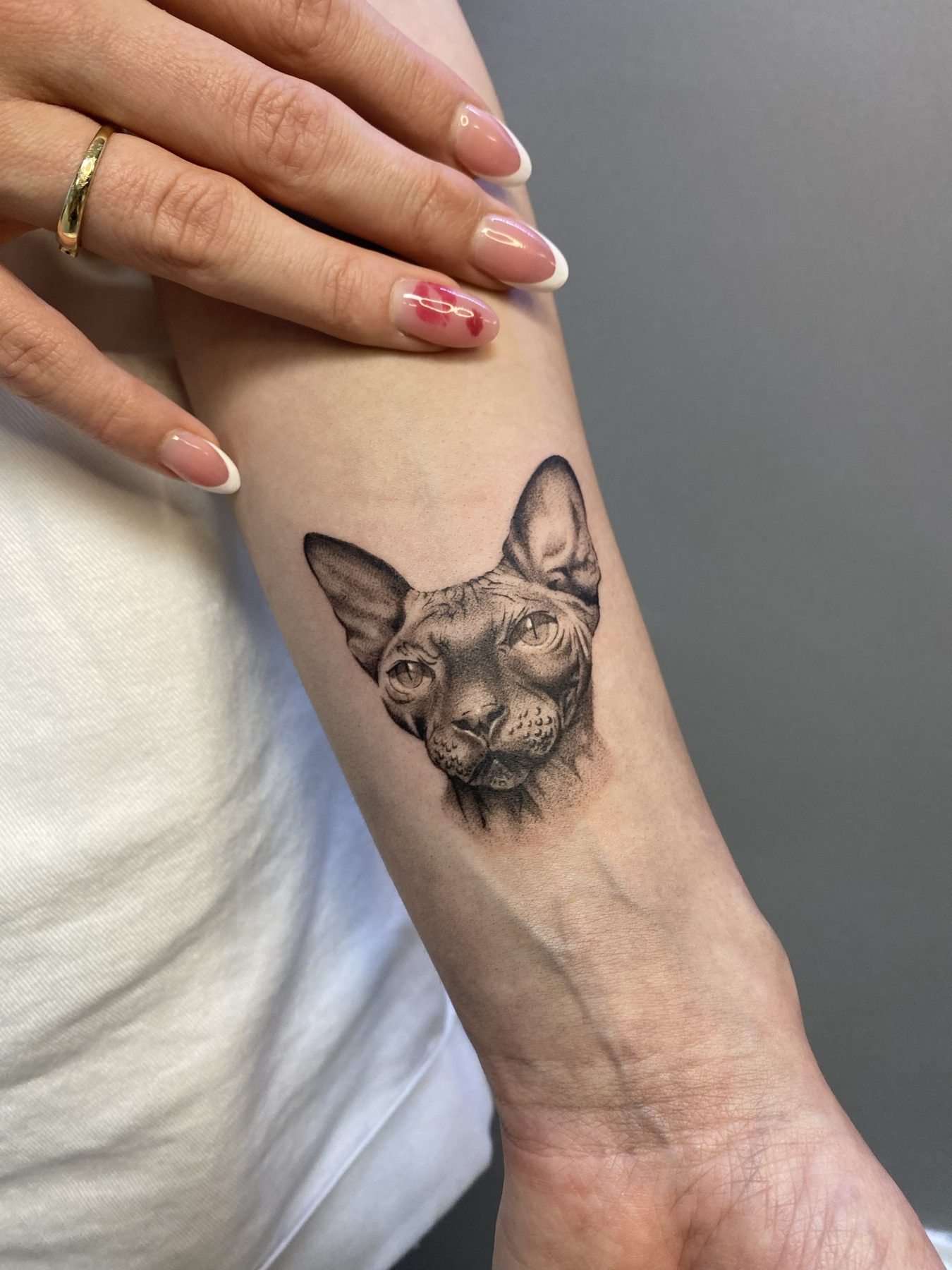 Tatuaj tatuaje microrealism realizat de Rox la Ace Tattoo Bucuresti