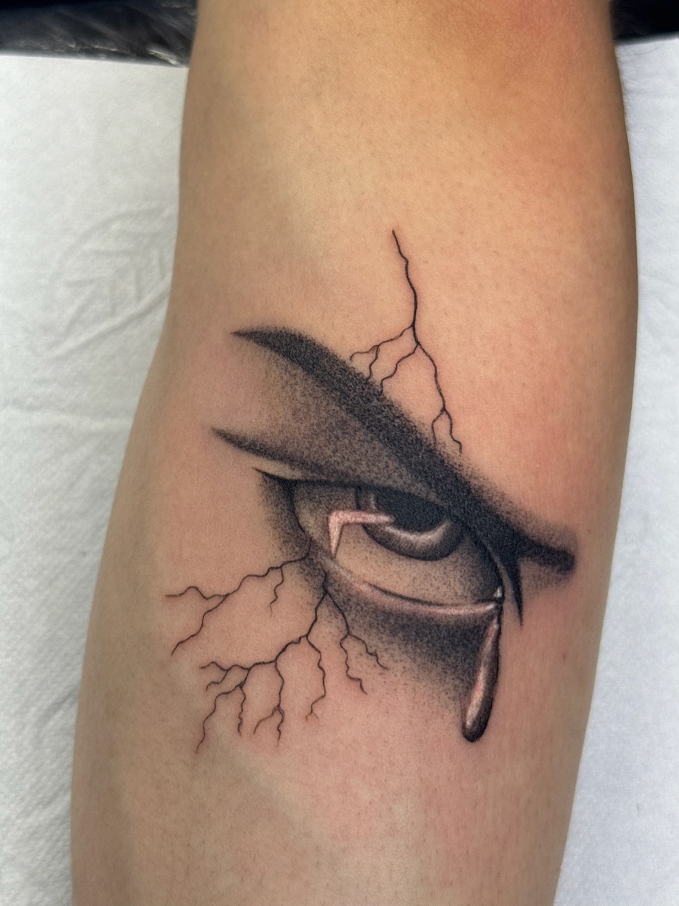 Tatuaj tatuaje microrealism realizat de Andreea la Ace Tattoo Bucuresti