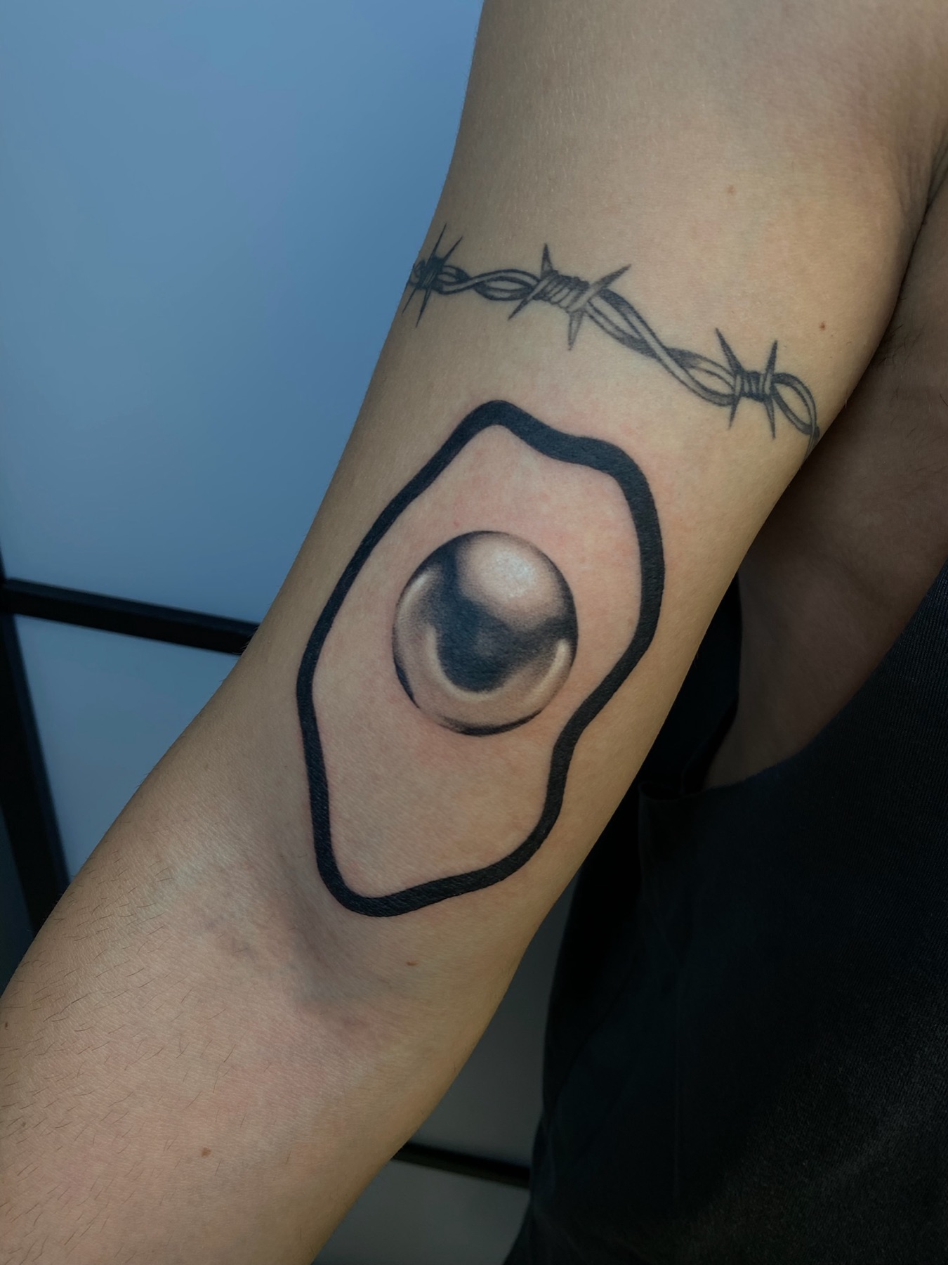 Tatuaj tatuaje microrealism realizat de Rox la Ace Tattoo Bucuresti