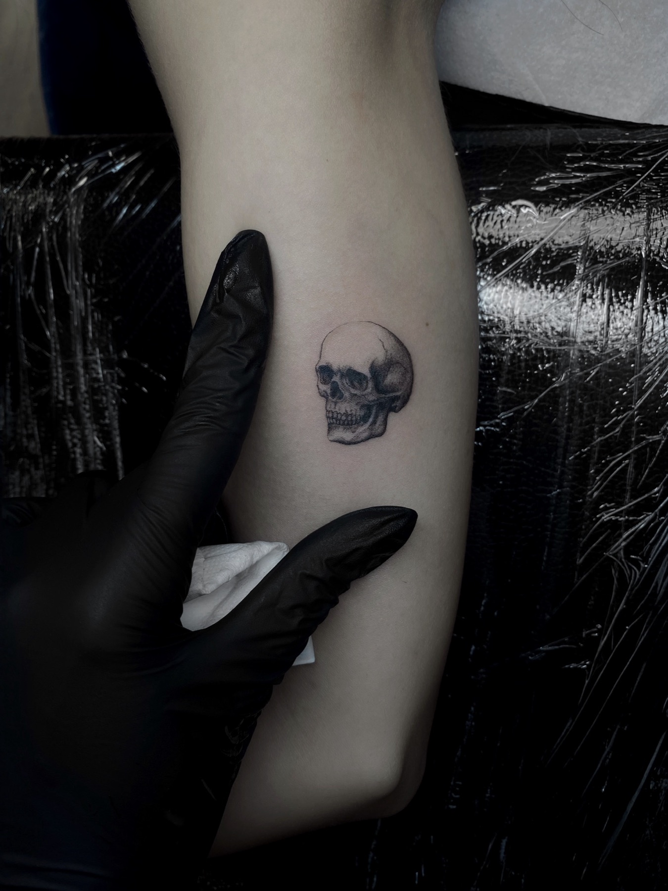 Tatuaj tatuaje microrealism realizat de Rox la Ace Tattoo Bucuresti