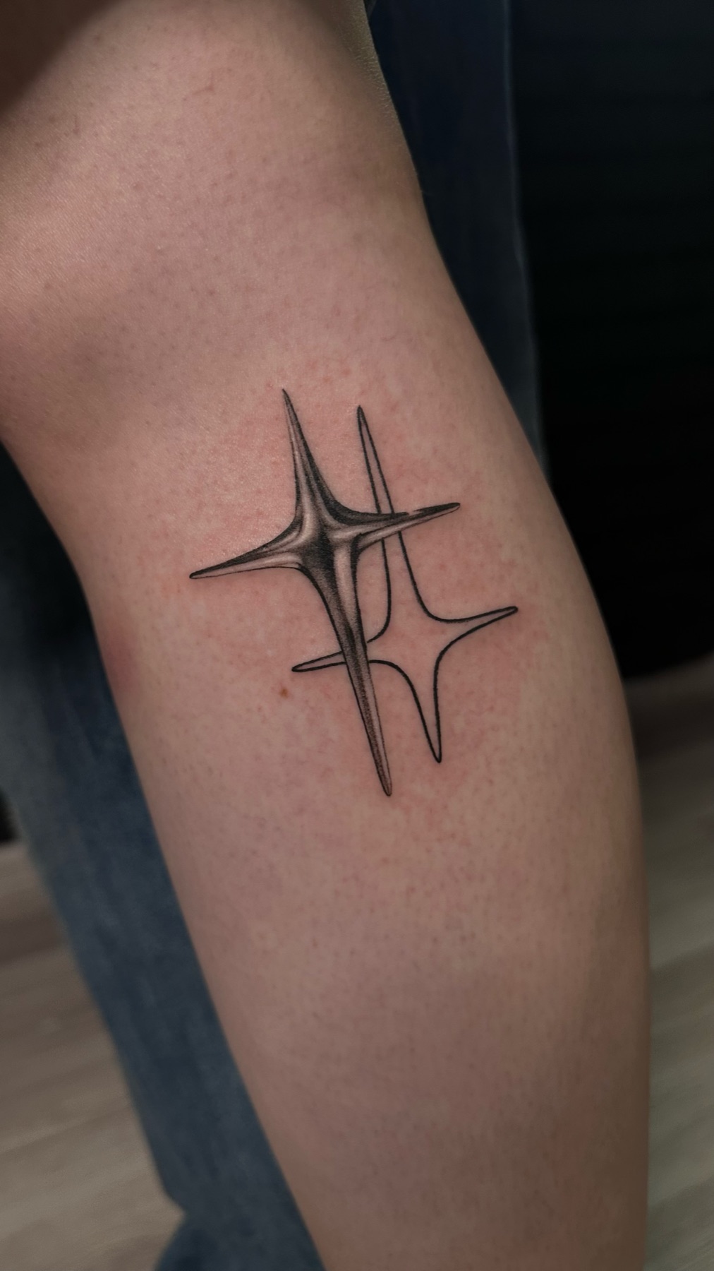 Tatuaj tatuaje microrealism realizat de Rox la Ace Tattoo Bucuresti
