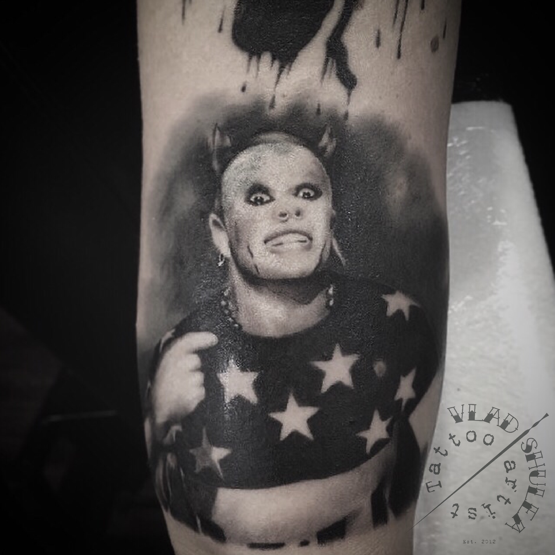 Tatuaj tatuaje microrealism realizat de Vlad Shulea la Ace Tattoo Bucuresti