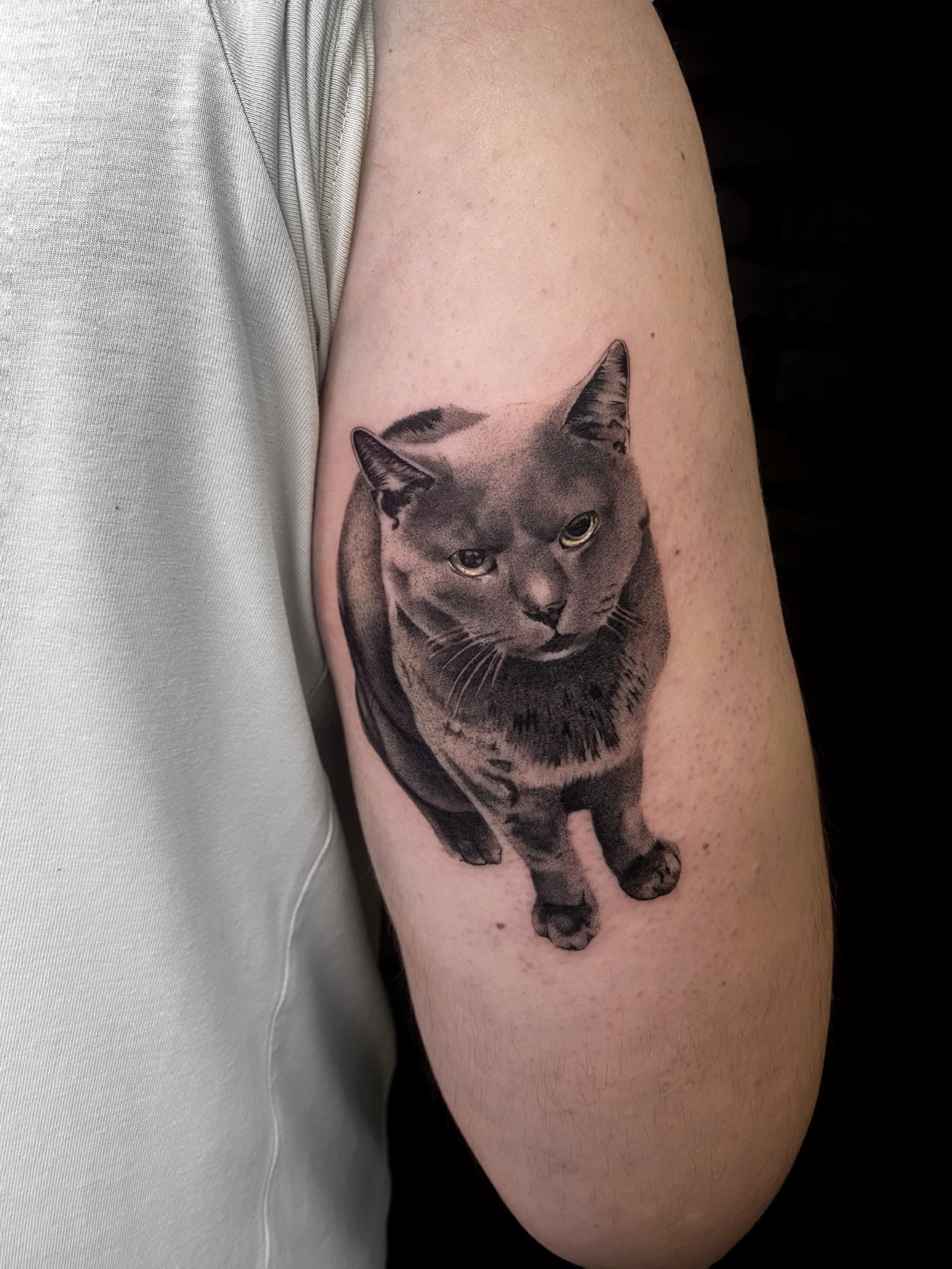Tatuaj tatuaje microrealism realizat de Rox la Ace Tattoo Bucuresti