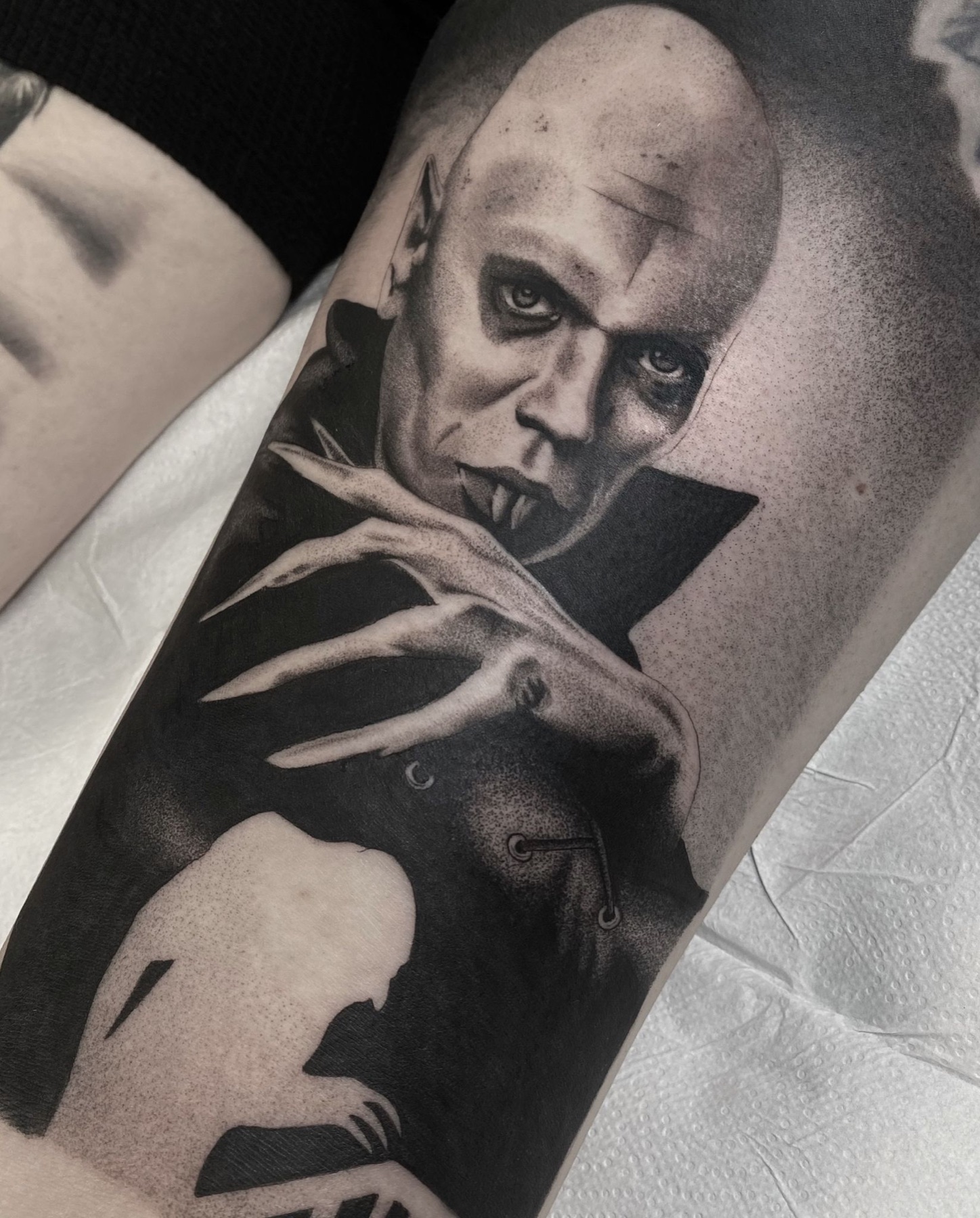 Tatuaj tatuaje portrete realizat de Rox la Ace Tattoo Bucuresti