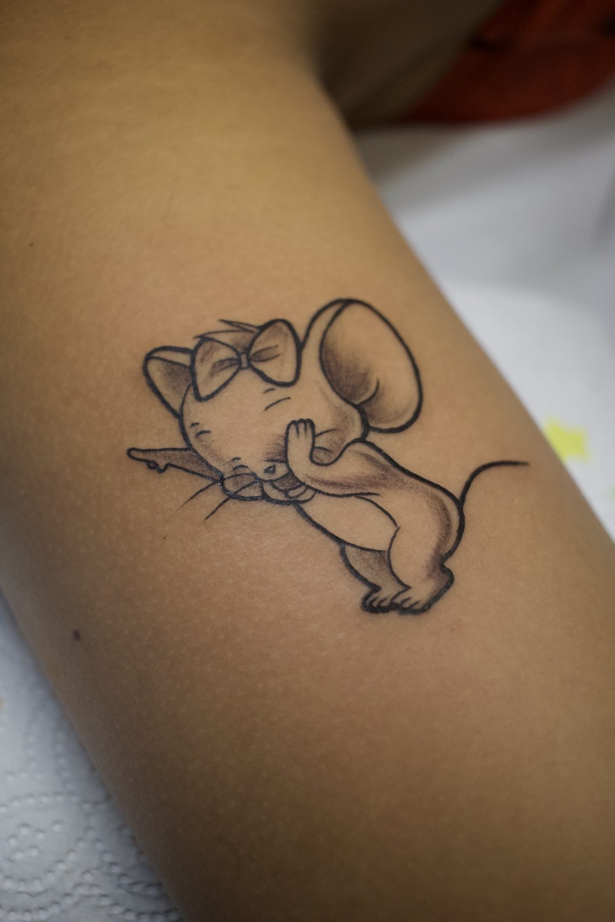 Tatuaj tatuaje mici realizat de Vlad Shulea la Ace Tattoo Bucuresti