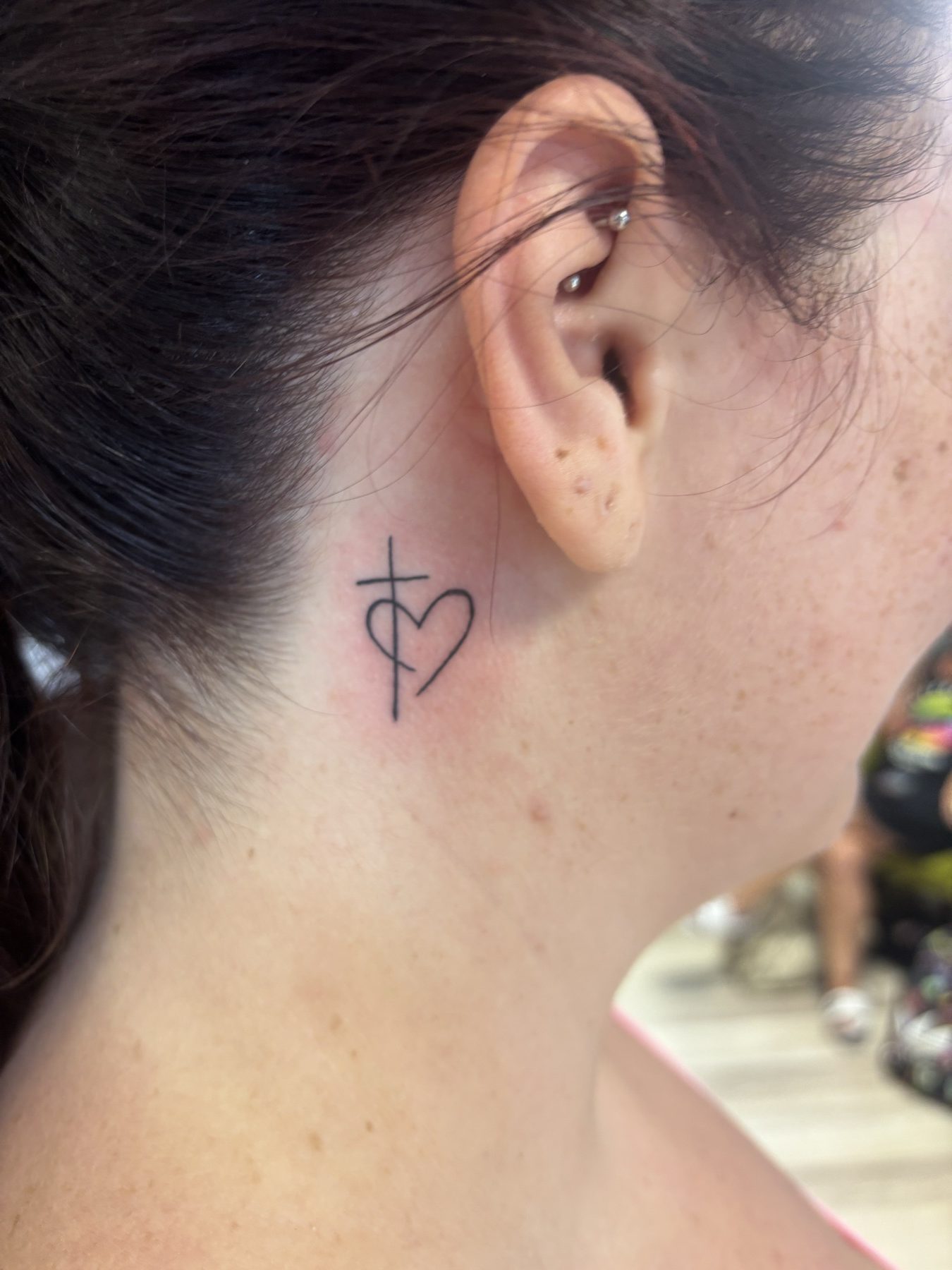 Tatuaj tatuaje mici realizat de Vlad Shulea la Ace Tattoo Bucuresti