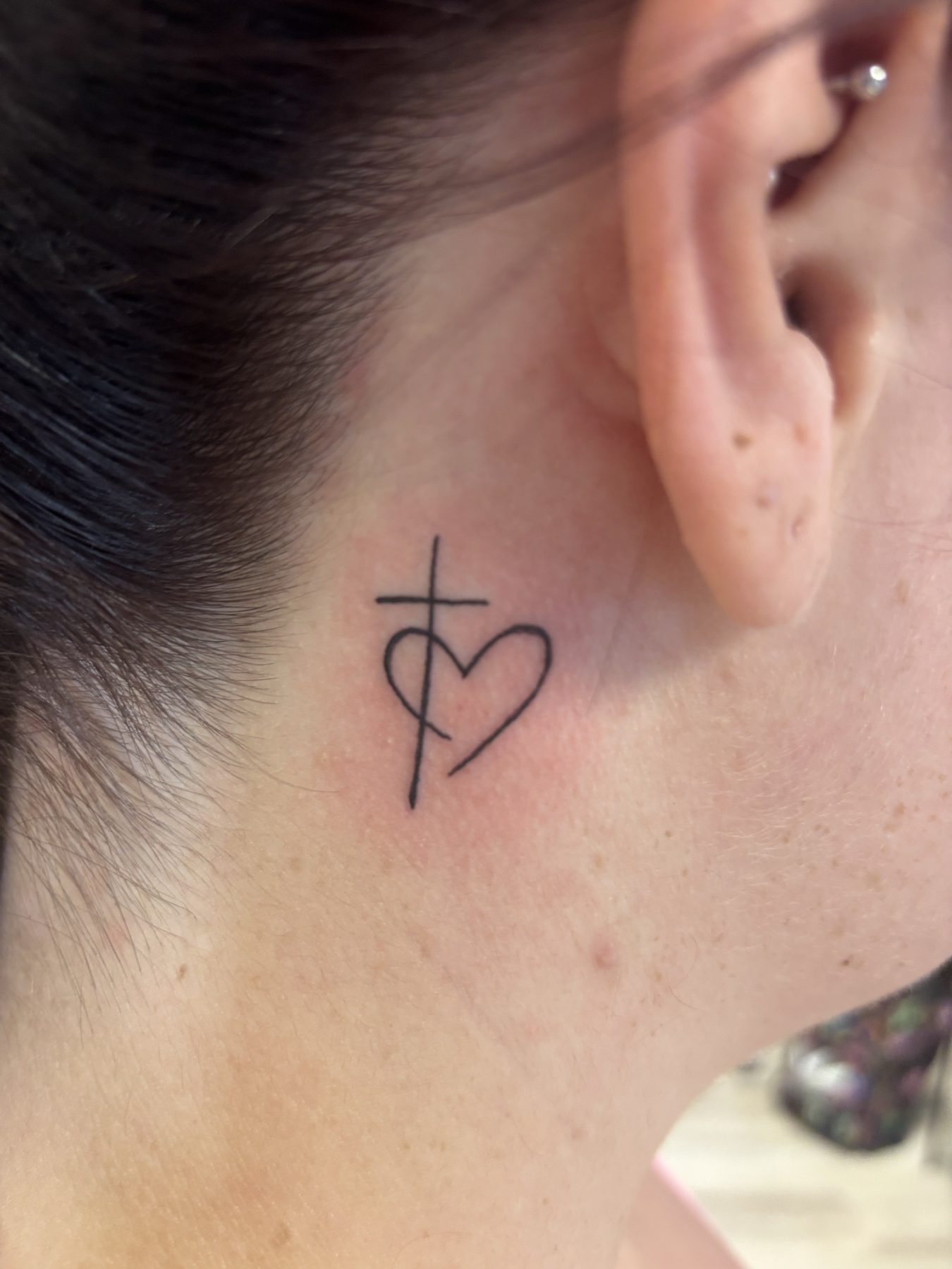 Tatuaj tatuaje mici realizat de Vlad Shulea la Ace Tattoo Bucuresti