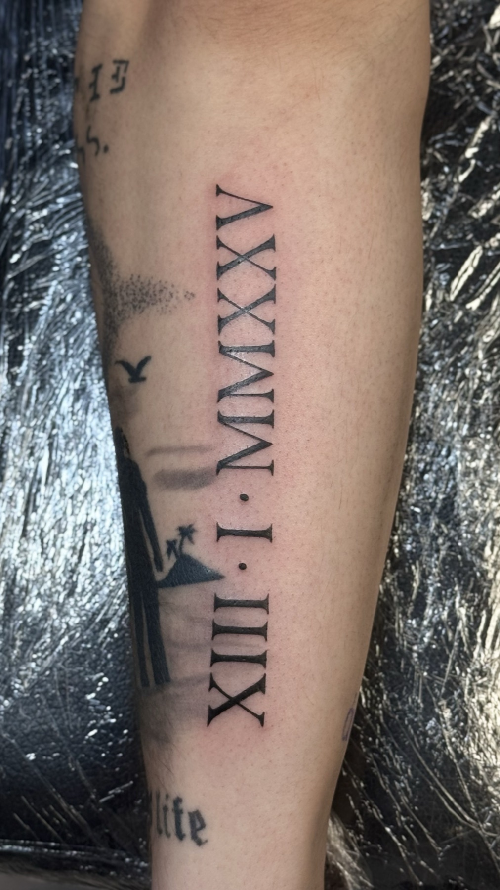 Tatuaj tatuaje mici realizat de Vlad Shulea la Ace Tattoo Bucuresti