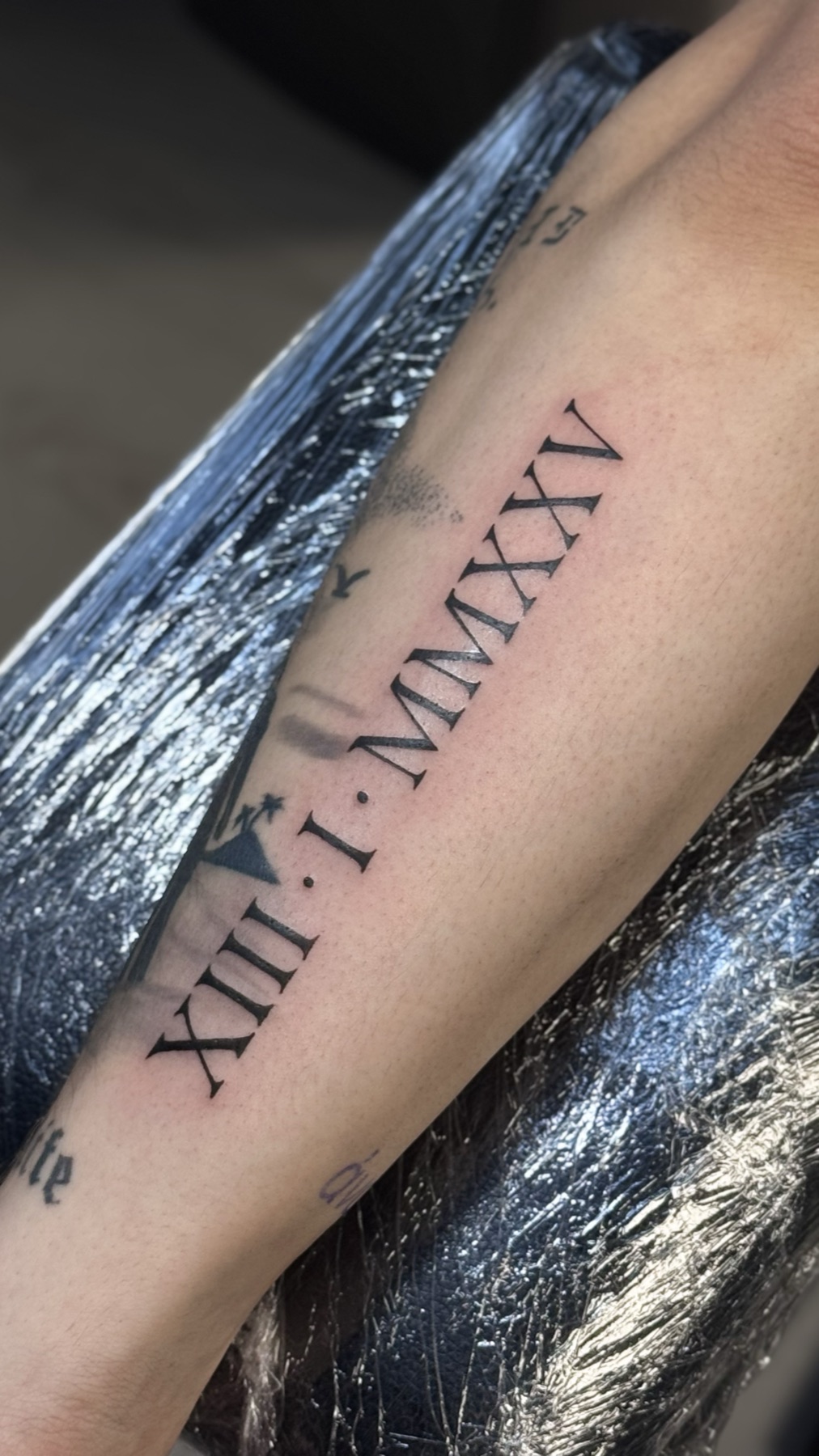 Tatuaj tatuaje mici realizat de Vlad Shulea la Ace Tattoo Bucuresti