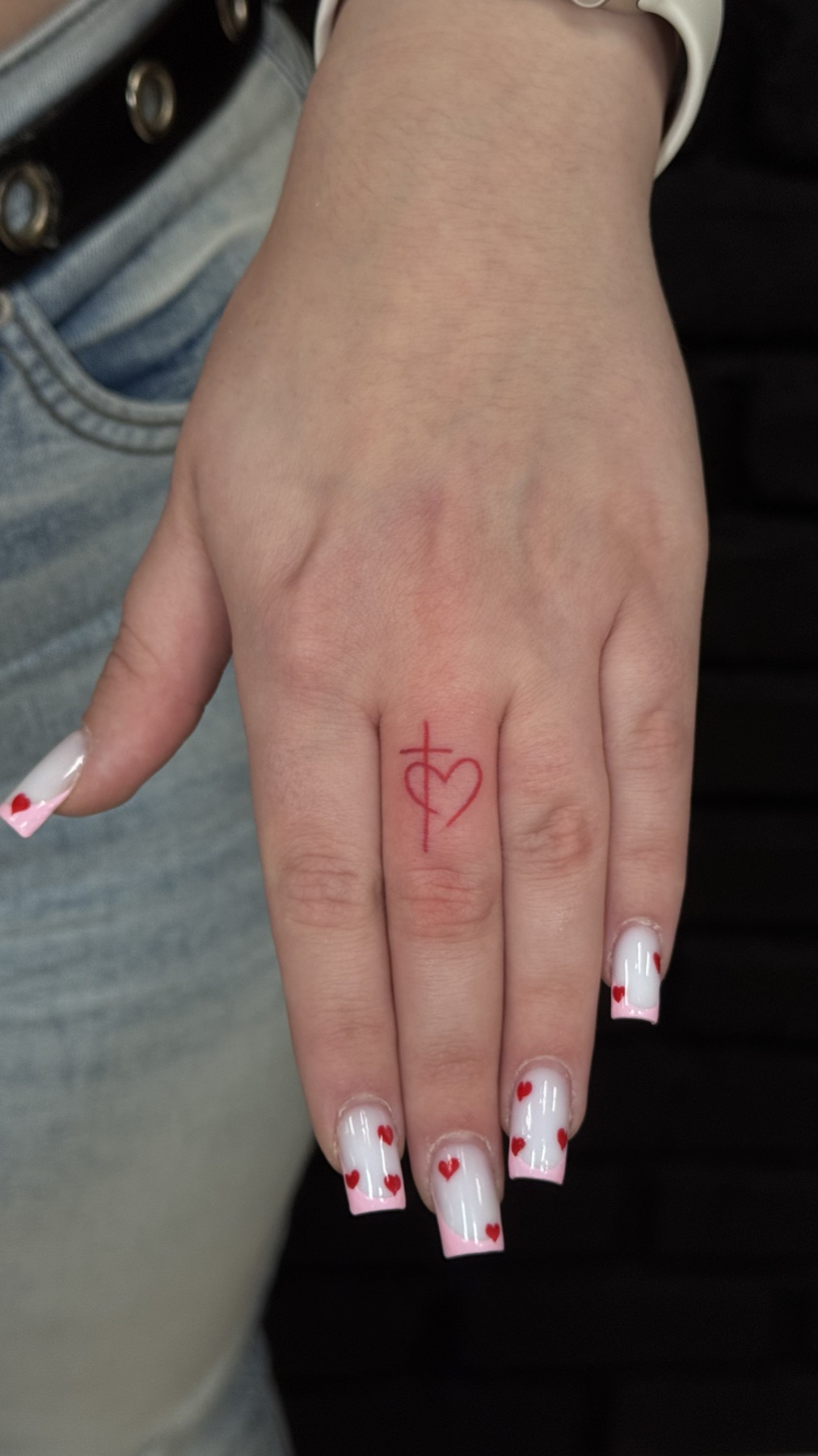 Tatuaj tatuaje mici realizat de Vlad Shulea la Ace Tattoo Bucuresti