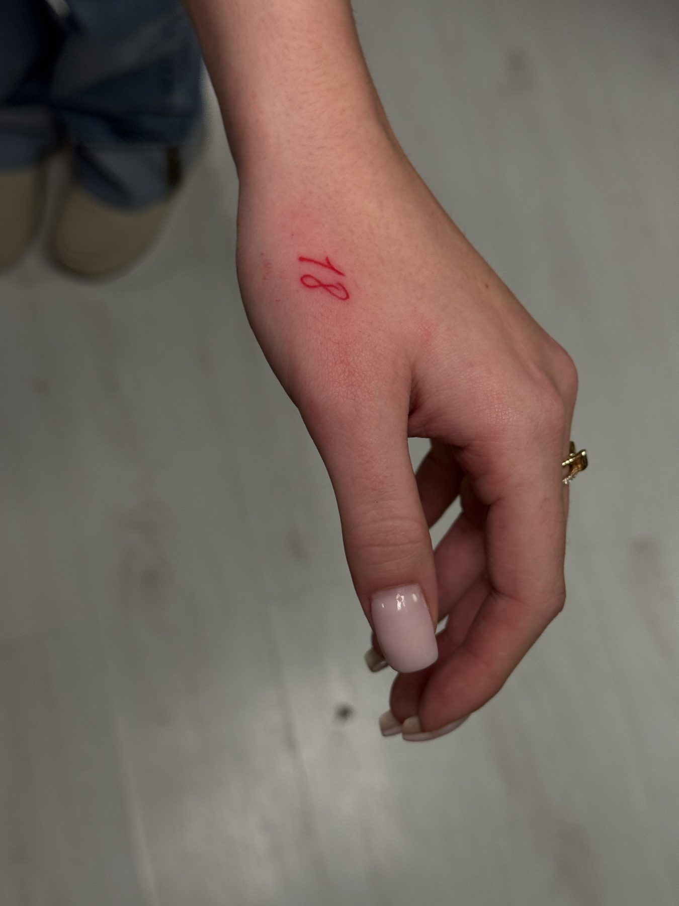 Tatuaj tatuaje mici realizat de Vlad Shulea la Ace Tattoo Bucuresti