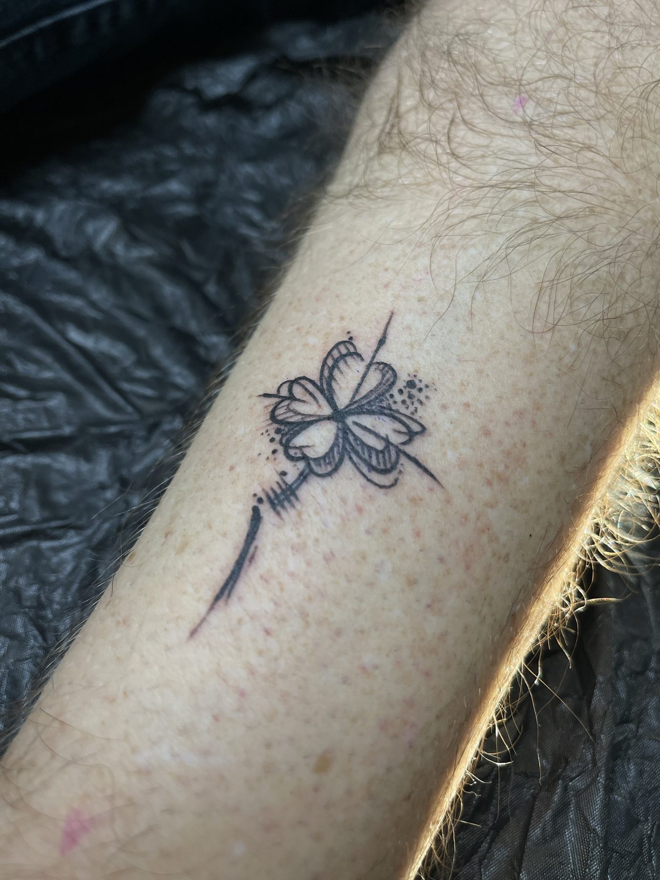 Tatuaj tatuaje mici realizat de Vlad Shulea la Ace Tattoo Bucuresti