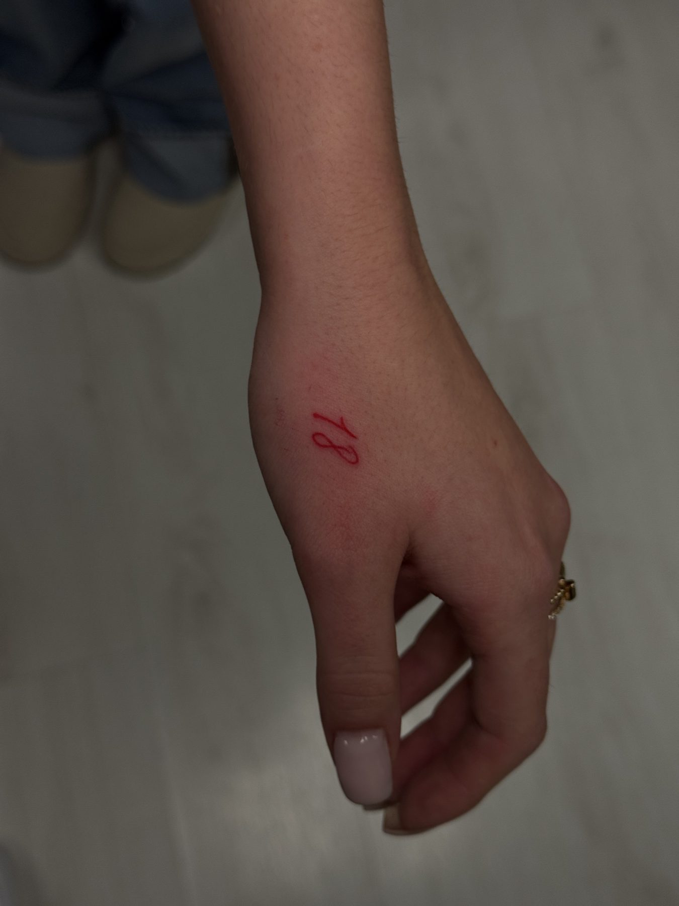 Tatuaj tatuaje mici realizat de Vlad Shulea la Ace Tattoo Bucuresti