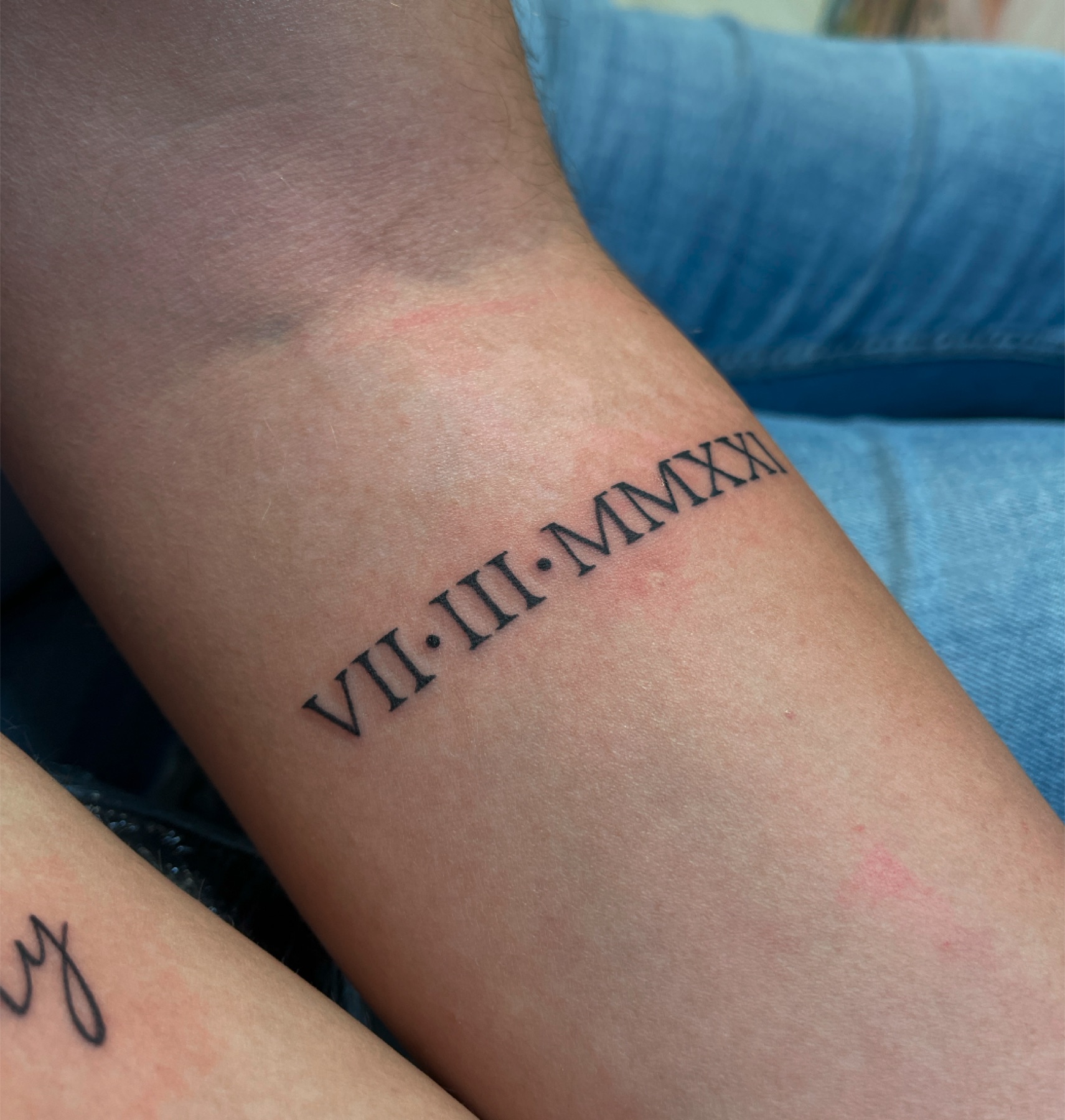 Tatuaj tatuaje mici realizat de Vlad Shulea la Ace Tattoo Bucuresti