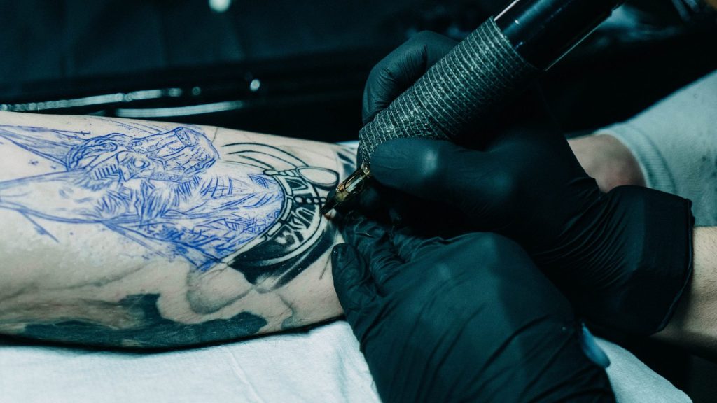 Ghid complet: Ce stiluri de tatuaje ți se potrivește?