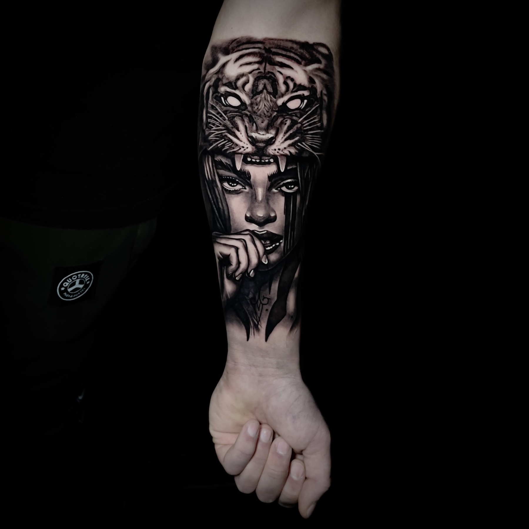 Tatuaj realism realizat de Vlad Shulea la Ace Tattoo Bucuresti