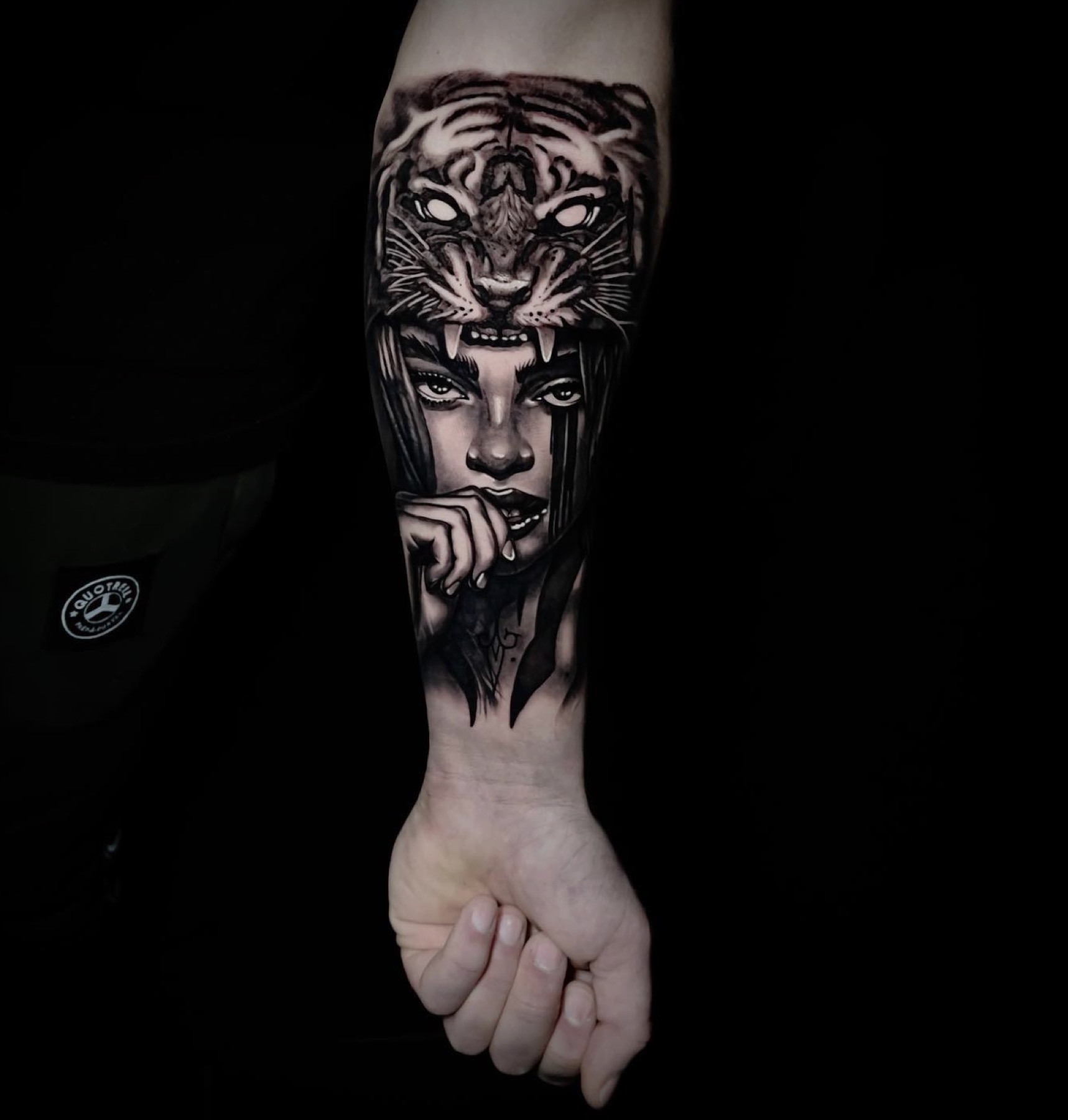 Tatuaj realism realizat de Vlad Shulea la Ace Tattoo Bucuresti