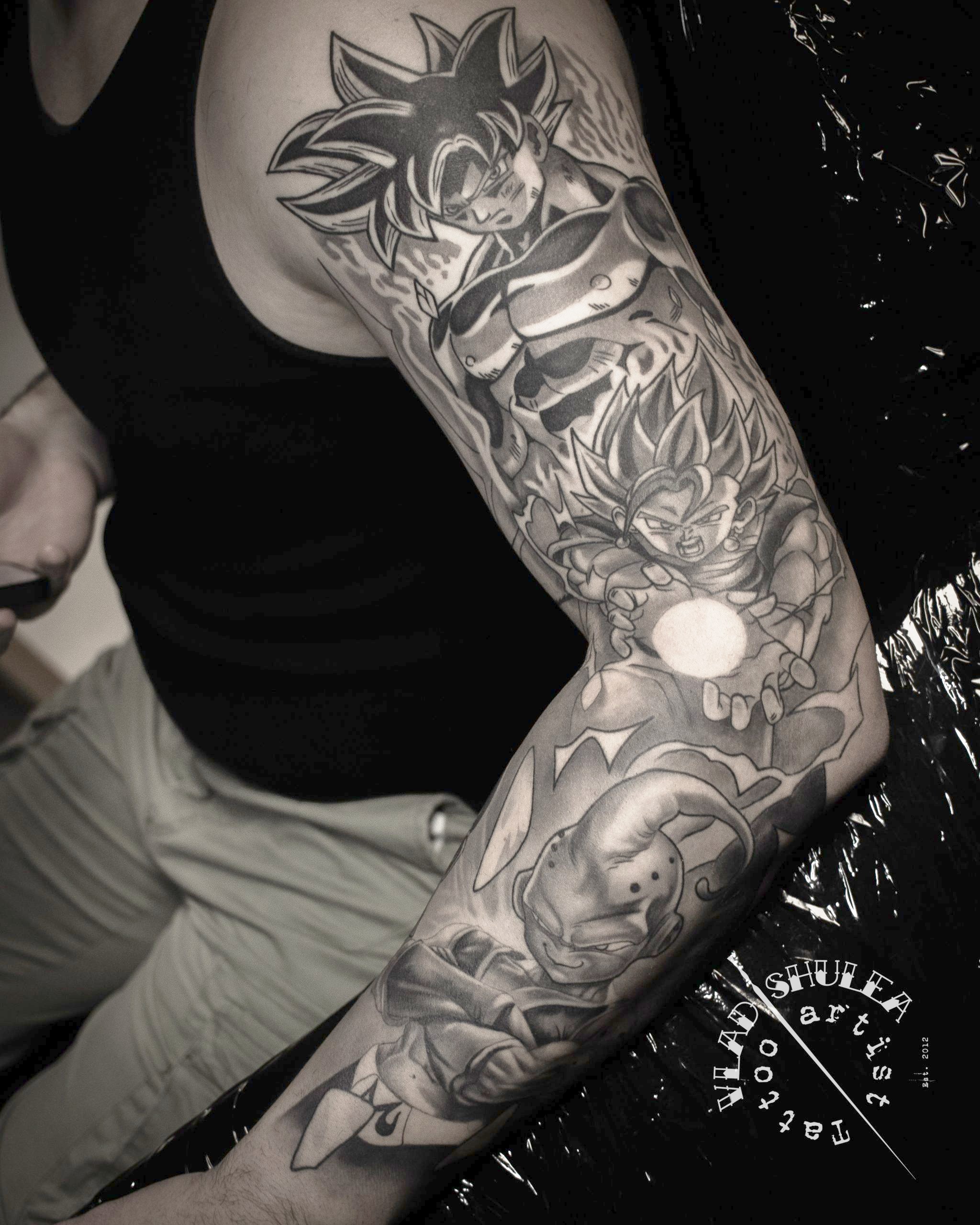 Detaliu sleeve Dragon Ball Z black & grey realism, tatuaj anime vindecat, Ace Tattoo București